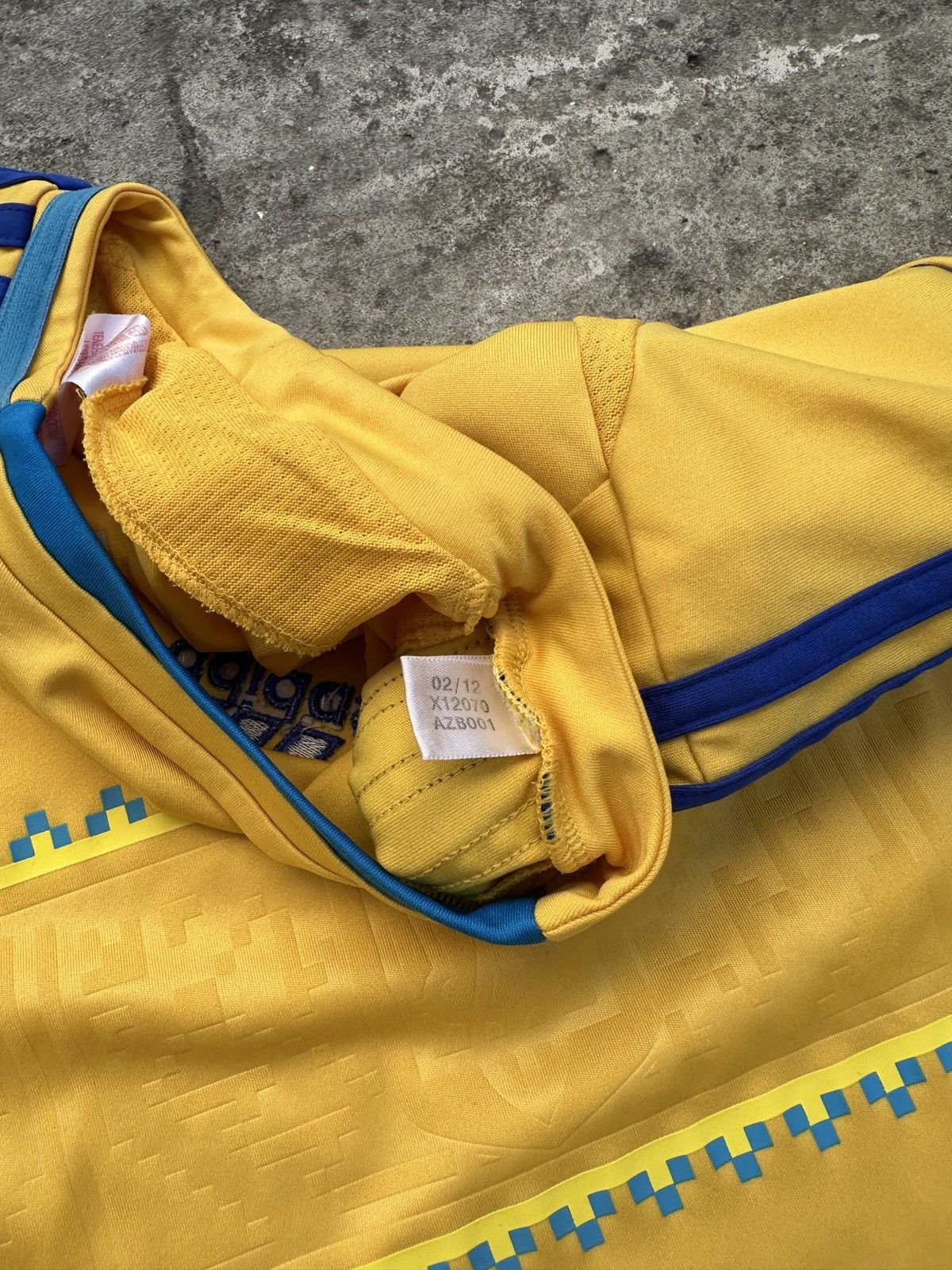 Adidas Vintage Ukraine Soccer Sweatshirt Streetwear Rare XS USA Y2K Size US XS / EU 42 / 0 - 3 Thumbnail