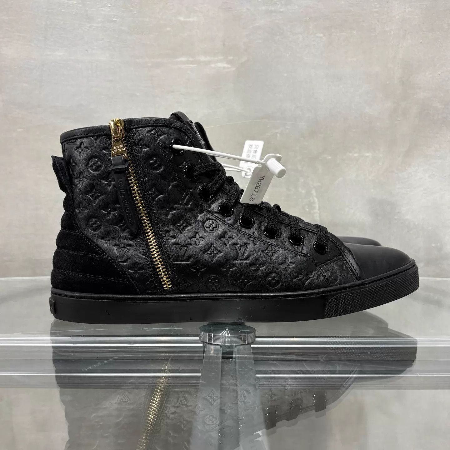 Louis Vuitton LV Black Monogram High Top Sneakers UK4.5 EU38.5 Size US 8 / IT 38 - 4 Thumbnail