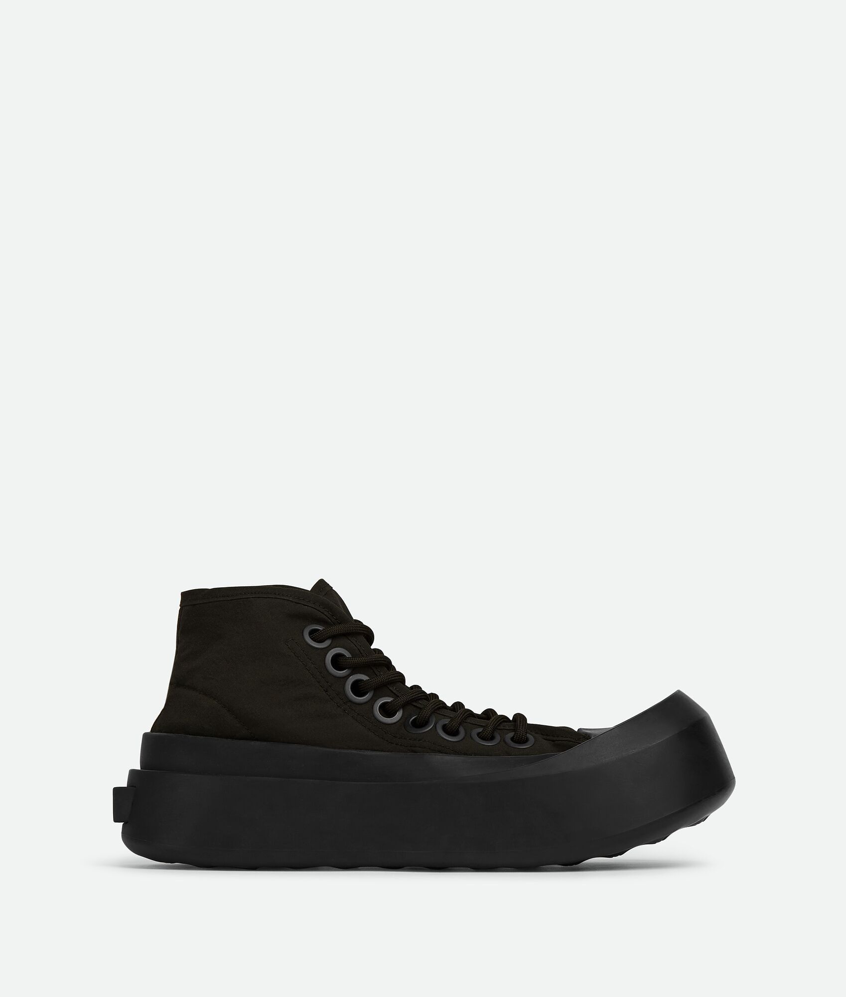 o1bcso1str0425 Jumbo Sneakers in Black