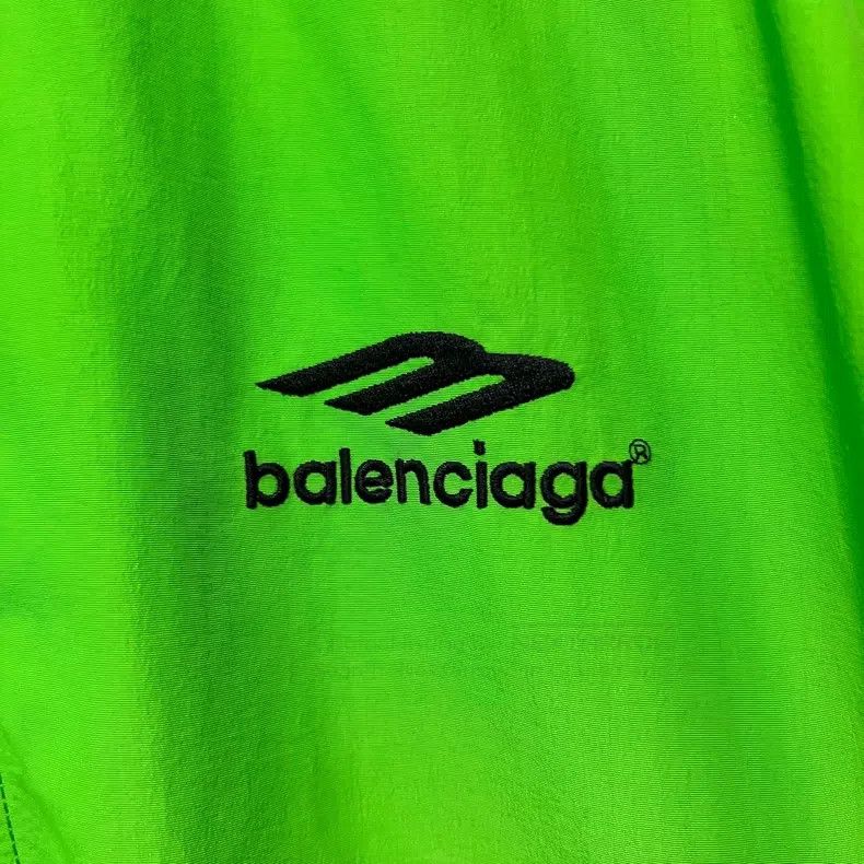 Balenciaga Balenciaga Embroidered Fluorescent Green Colorblock Windbr Size US S / EU 44-46 / 1 - 5 Thumbnail