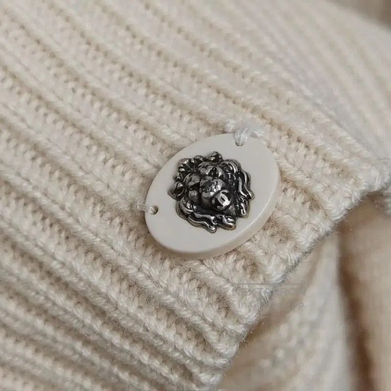 Chanel Chanel Winter Cream Cashmere Sweater . Size L / US 10 / IT 46 - 8 Thumbnail