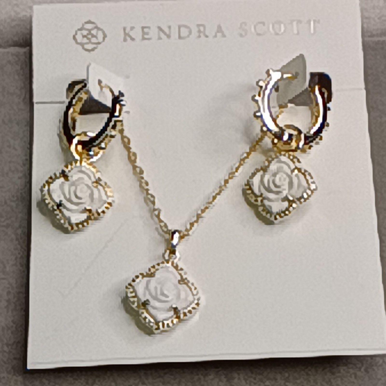 Kendra Scott Kendra Scott Mallory Rose Huggie Hoop Earrings Necklace Set Size ONE SIZE - 8 Thumbnail