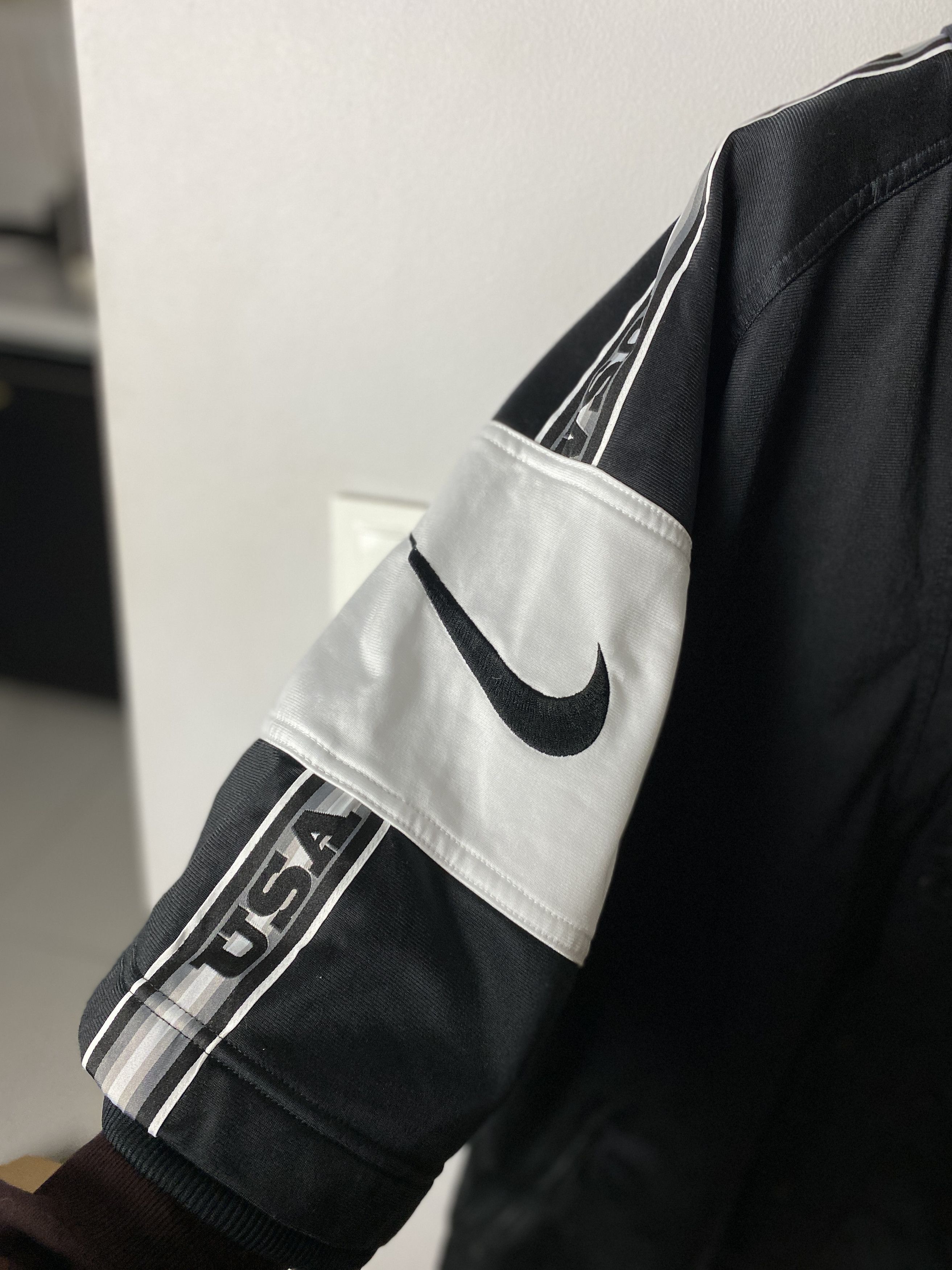 Vintage Nike big logo swoosh 90s vintage short sleeve hoodie Size US XL / EU 56 / 4 - 3 Thumbnail