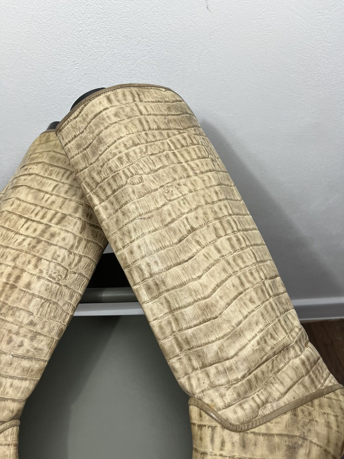Other Vintage Croc-Embossed Leather Tall Boots Beige Size 37.5 Size US 7 / IT 37 - 4 Thumbnail