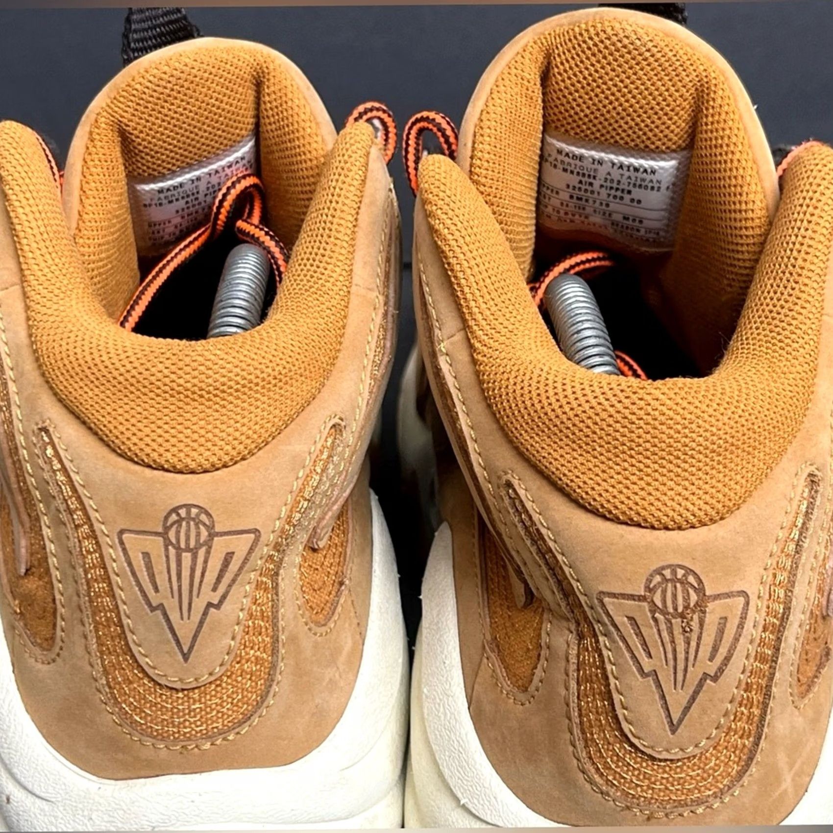 Nike VINTAGE Rare SAMPLE Nike Air Pippen 2017 Desert Ochre Velvet Brown Size 9 Mens Shoes Size US 9 / EU 42 - 6 Thumbnail