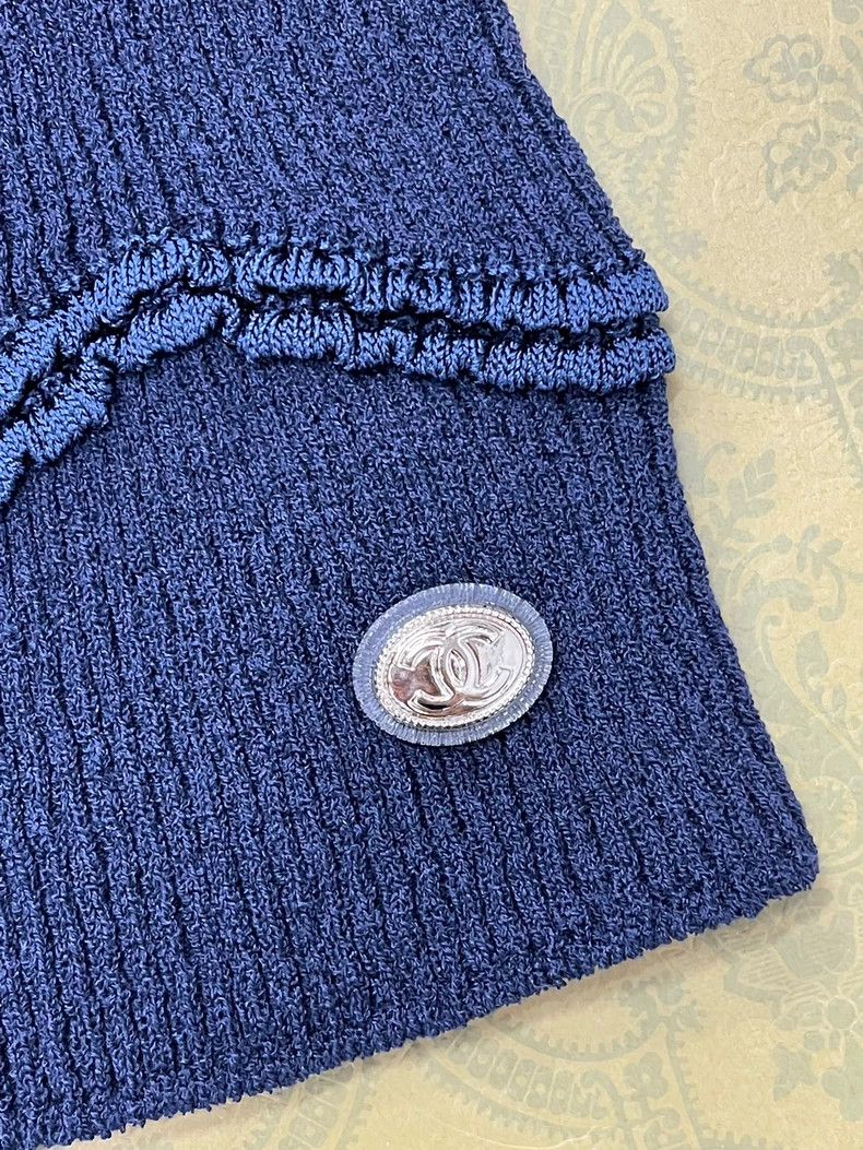Chanel Chanel Blue knitted bow chest Size XXS / US 00 / IT 34 - 2 Thumbnail