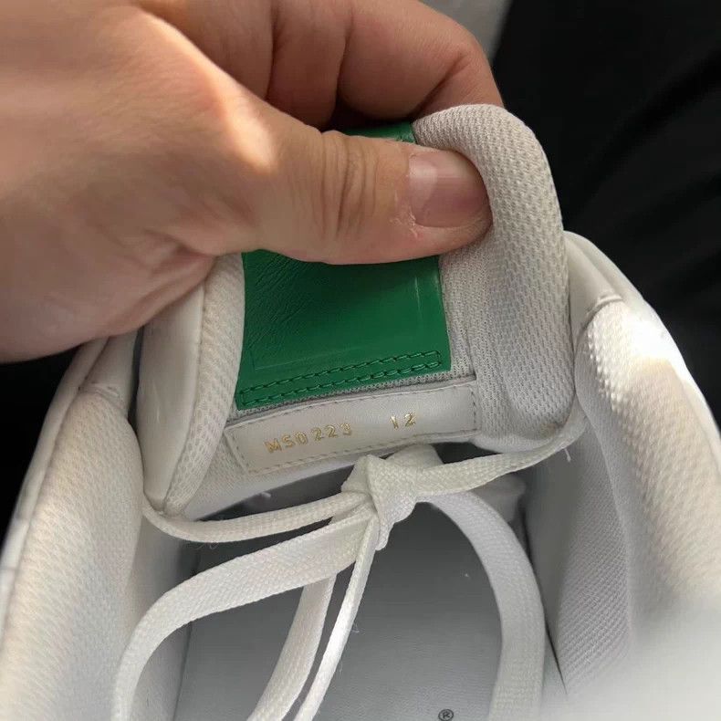 Louis Vuitton Louis Vuitton TRAINER White and Green Full Print Relief sh Size US 12 / EU 45 - 8 Thumbnail