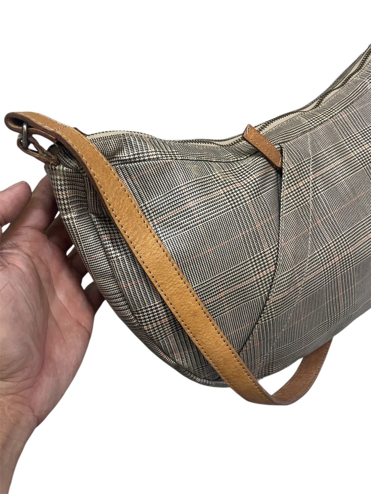 Tsumori Chisato Tsumori Chisato Banana Shoulder Bag - Houndstooth Plaid Size ONE SIZE - 5 Thumbnail