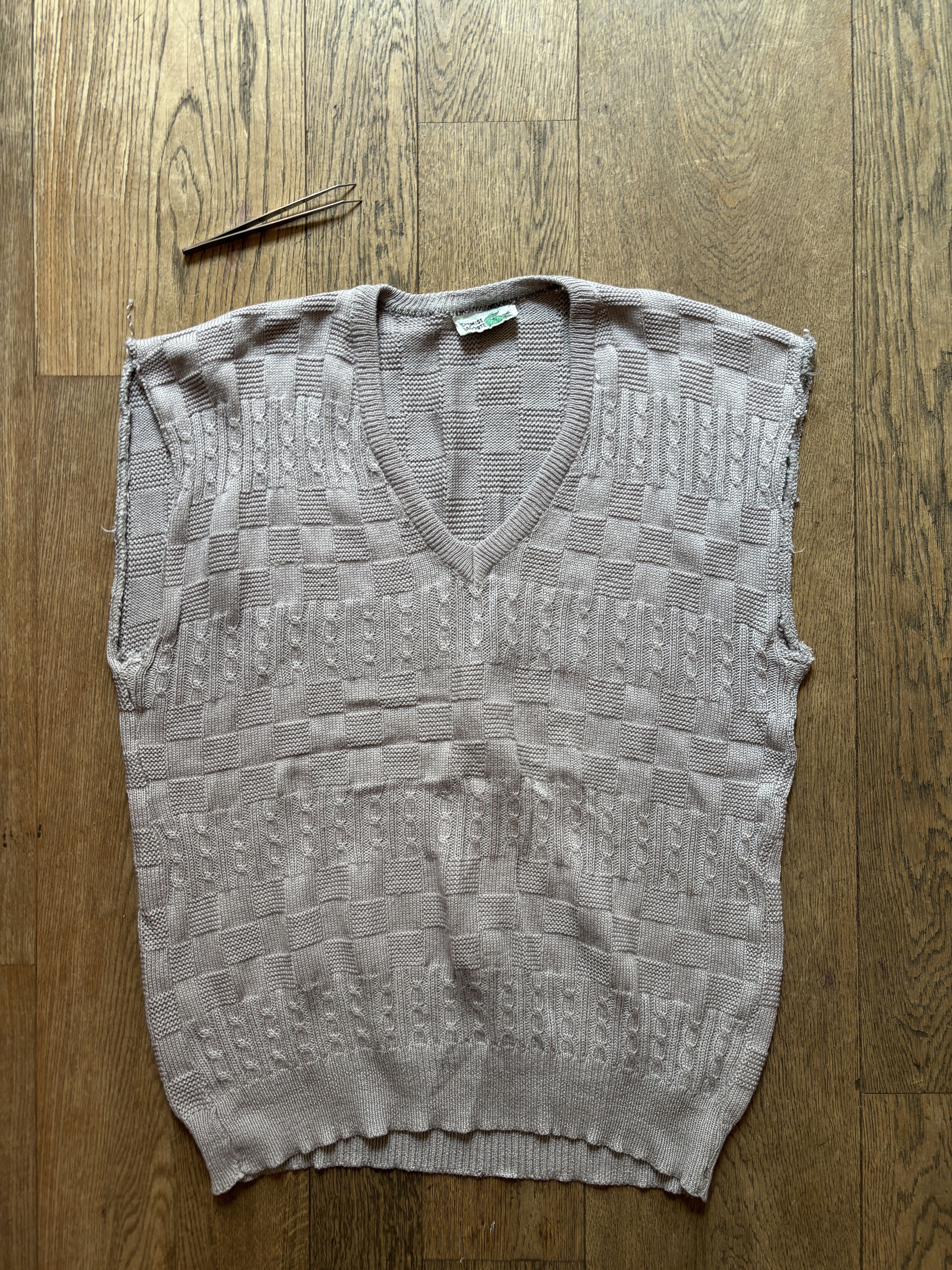 Lacoste 90s Chemise Lacoste Cut Sleeve Knit Vest Size US L / EU 52-54 / 3 - 1 Thumbnail