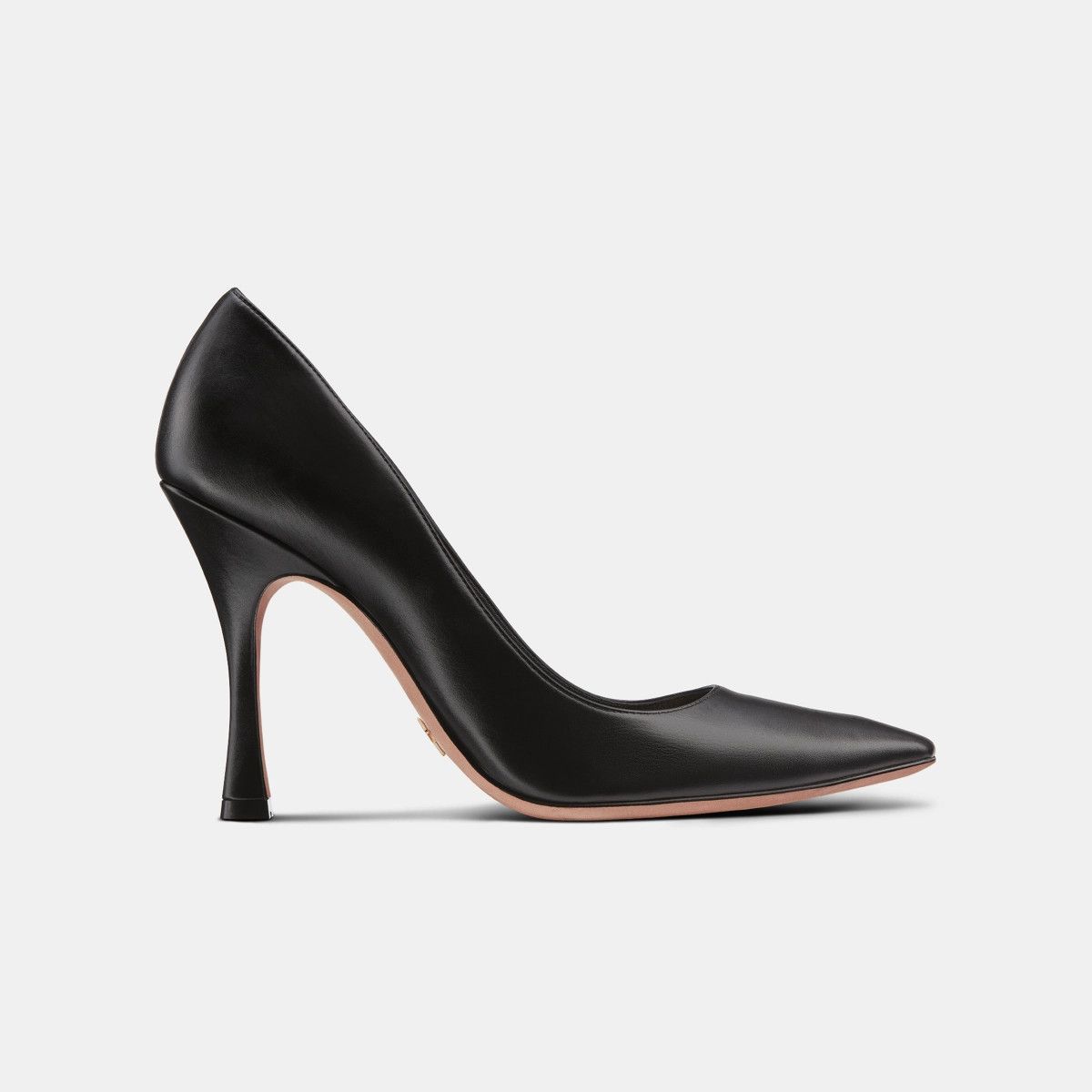 o1bcso1str0524 Heeled Pump in Black