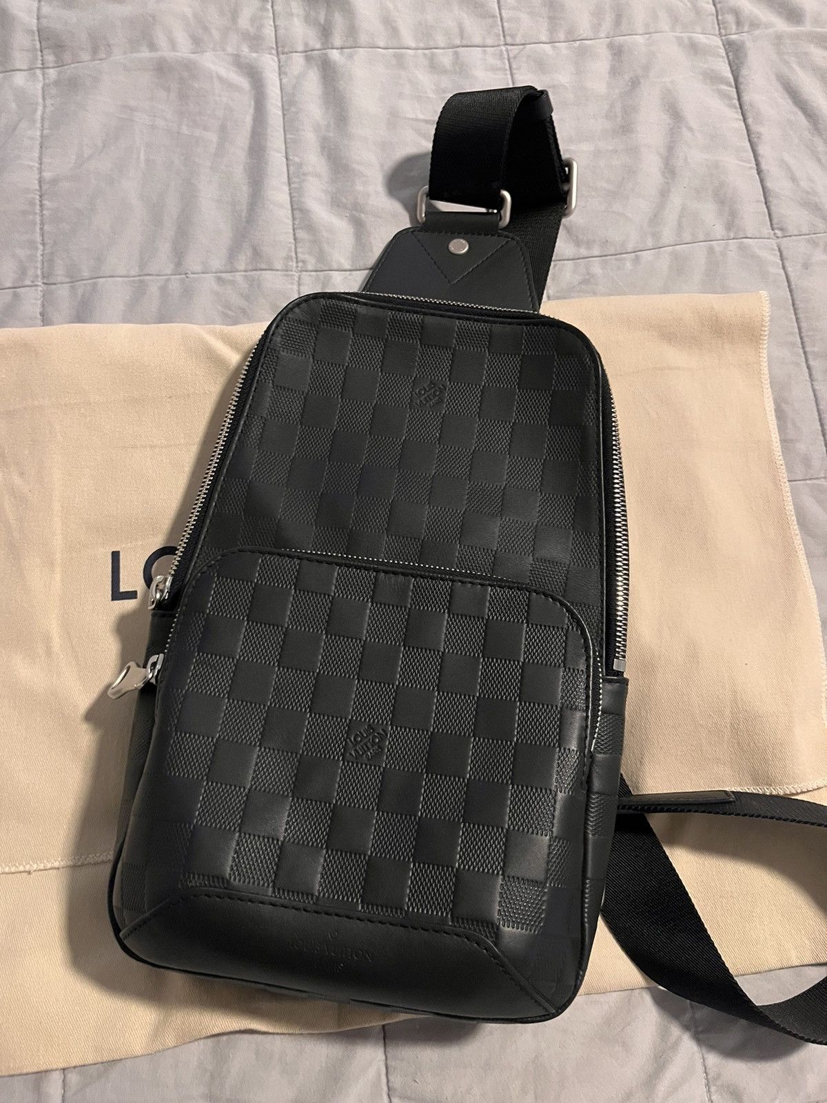 Avenue sling bag damier infini leather hotsell
