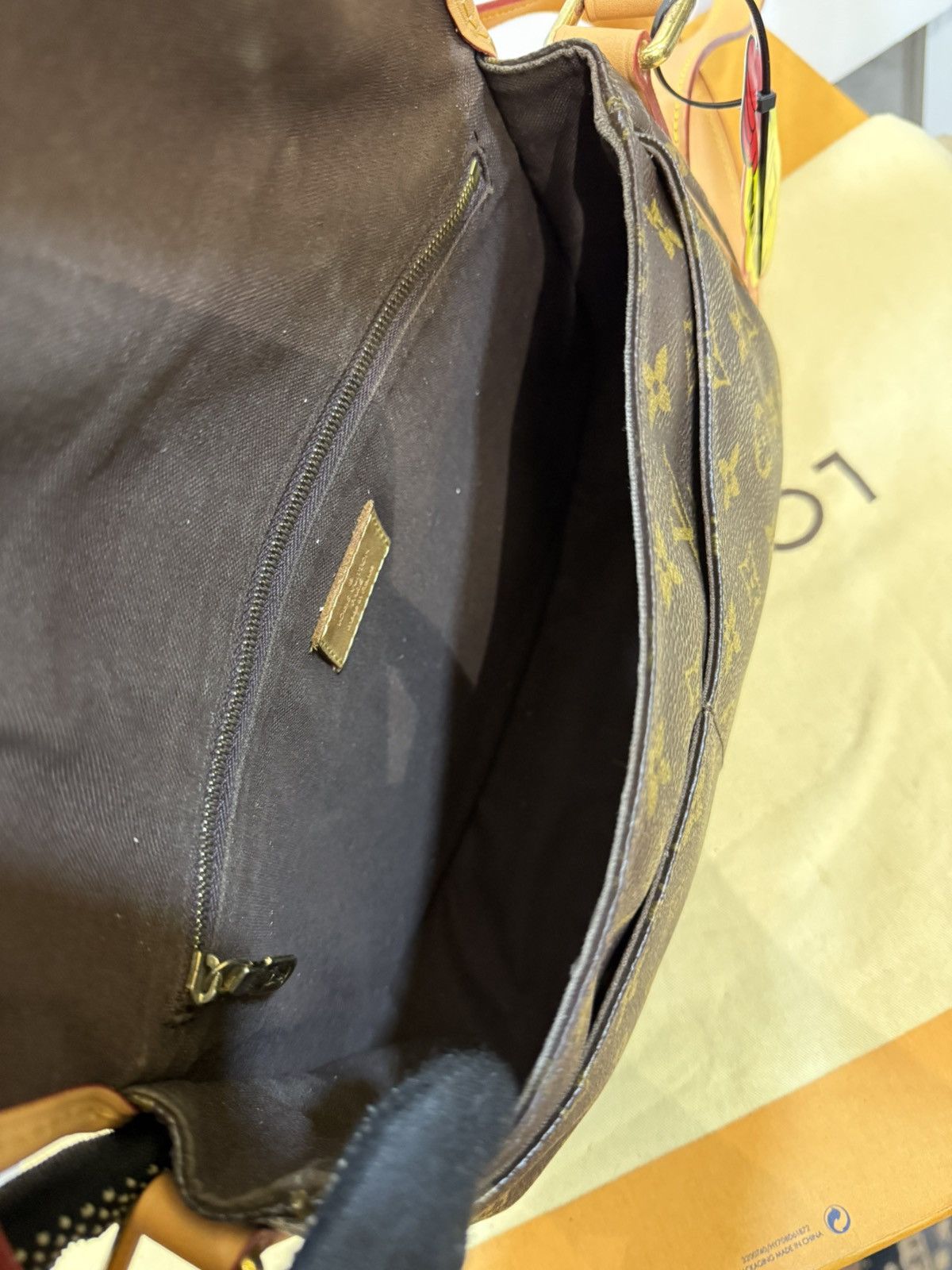 Louis Vuitton Louis vuitton monogram menilmontant pm ( 2117 ) Size ONE SIZE - 14 Thumbnail
