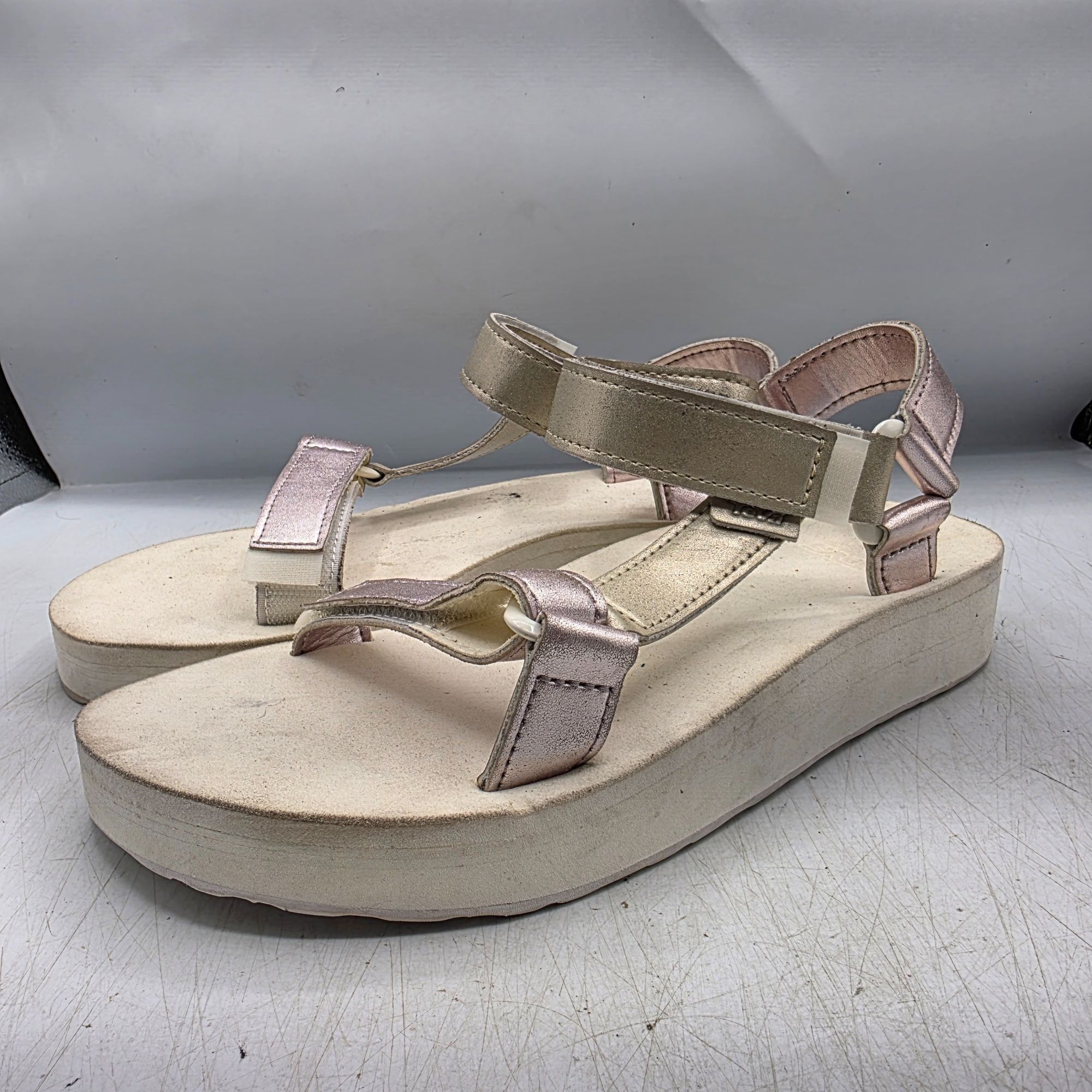 Teva Teva Flatform Womens 8 Platform Sandals Universal Metallic S Size US 8 / IT 38 - 4 Thumbnail