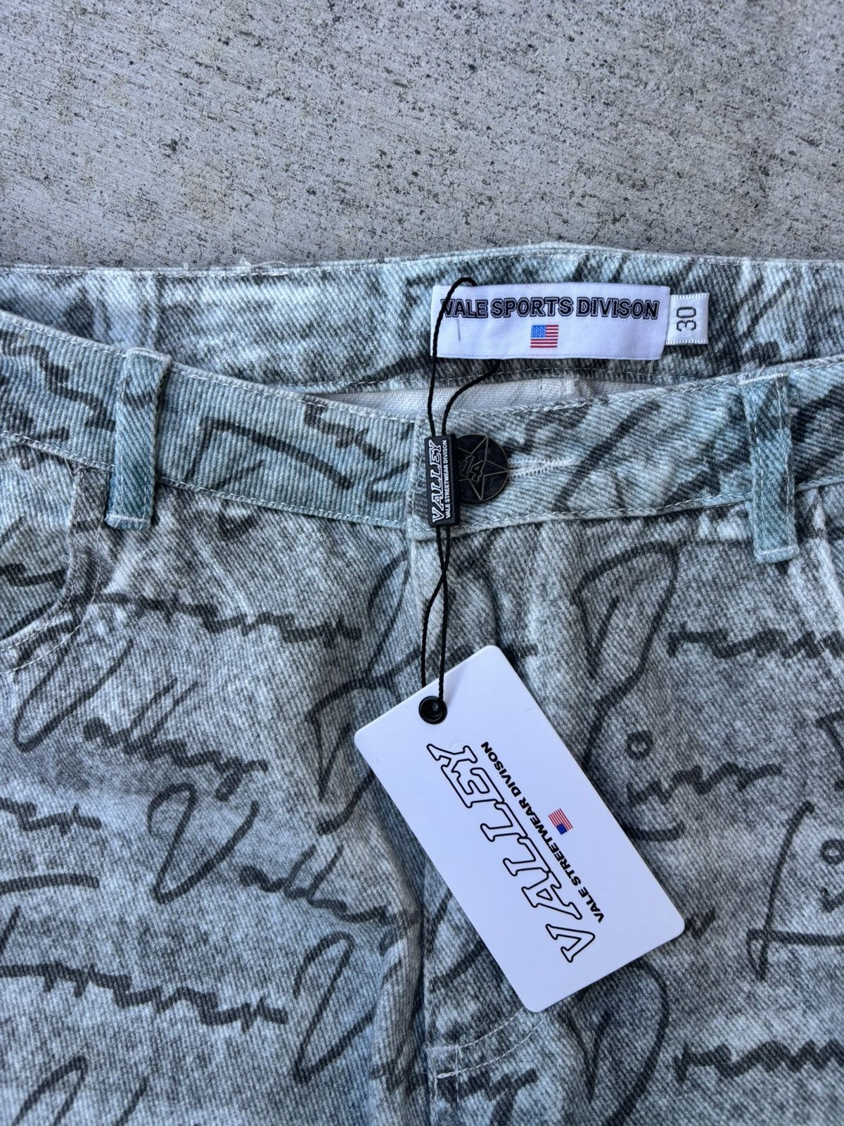Vale Valley Dreams Denim Baggy Size US 30 / EU 46 - 2 Thumbnail