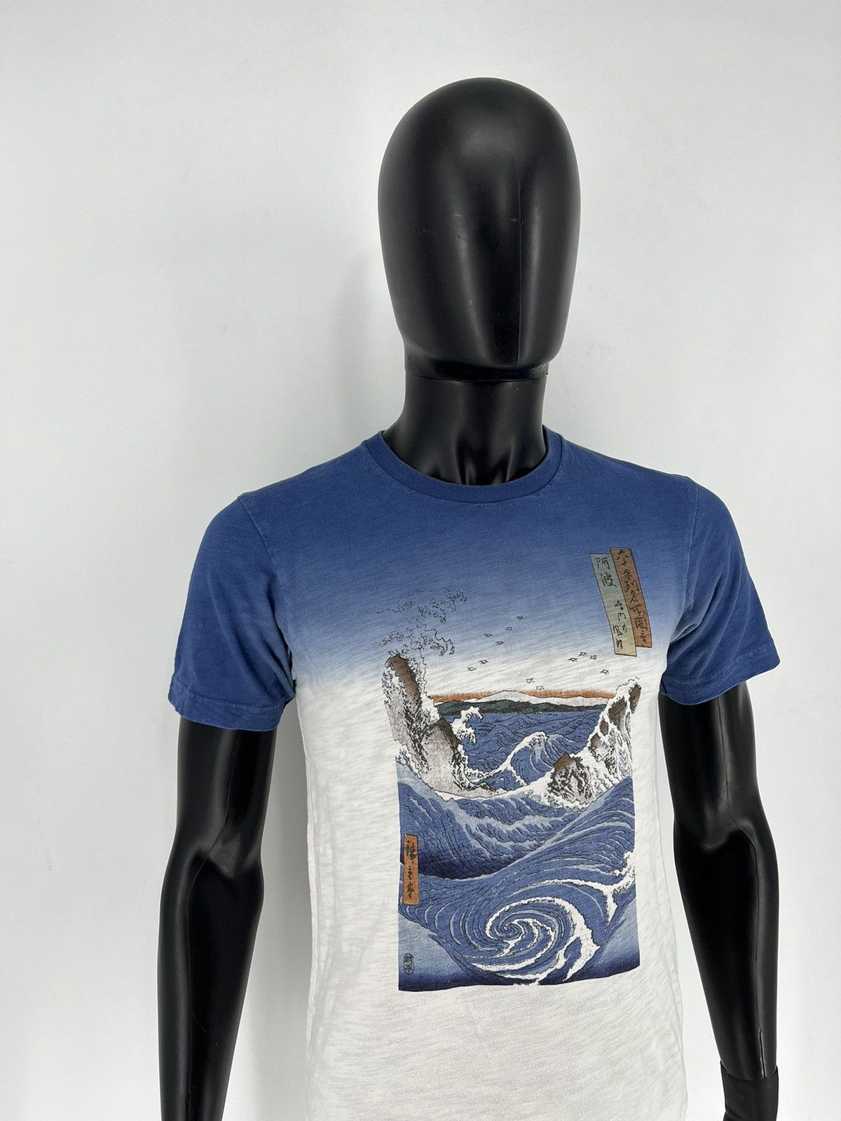 Other Mens Uniqlo Hokusai Blue T Shirt art tee Japanese Brand y2k Size US S / EU 44-46 / 1 - 3 Thumbnail