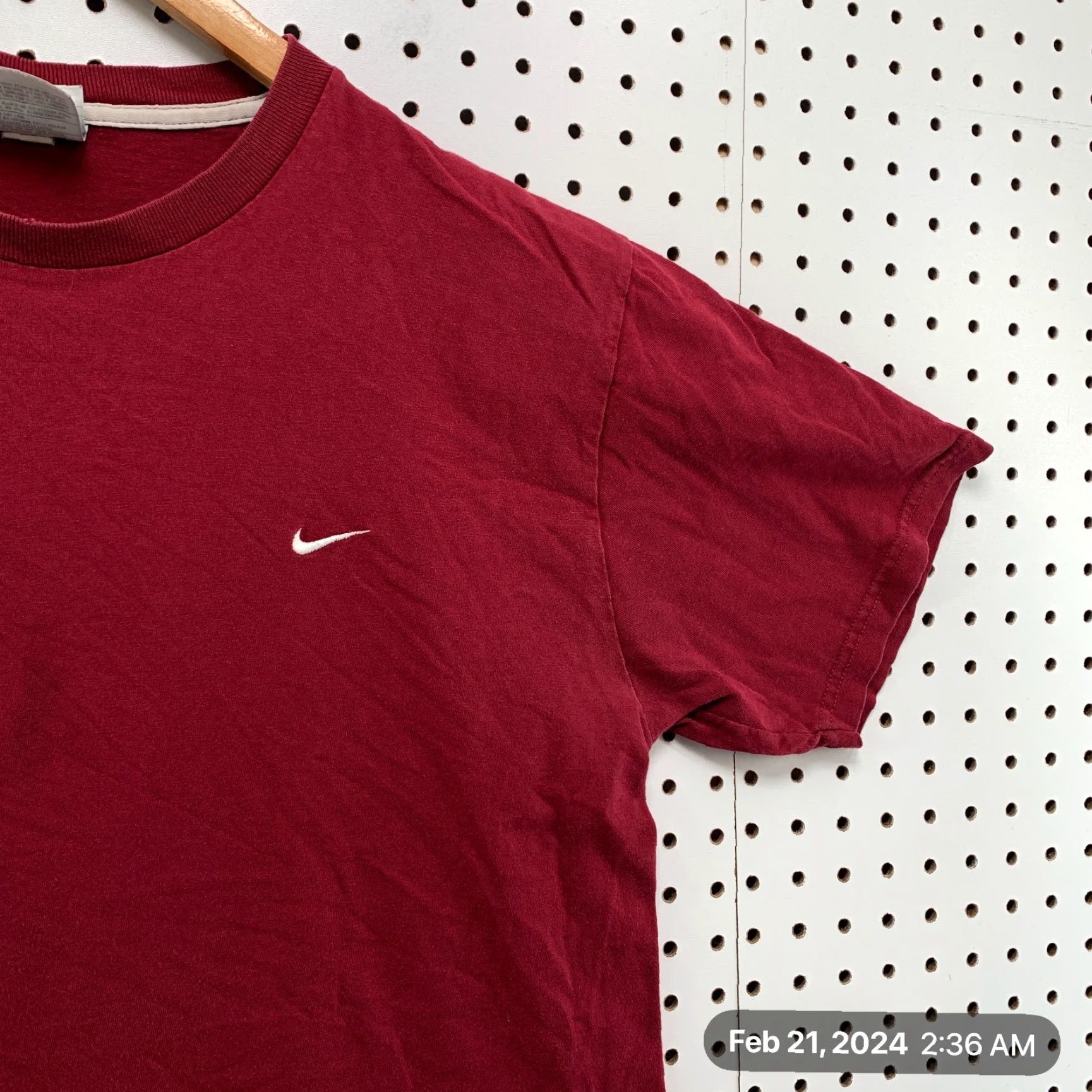 Nike VINTAGE Nike Shirt Mens XL Red Embroidered Swoosh 21.5x27.5 Catalog 90s Y2K Mens XL Red Embroidered Swoosh Size US XL / EU 56 / 4 - 5 Thumbnail