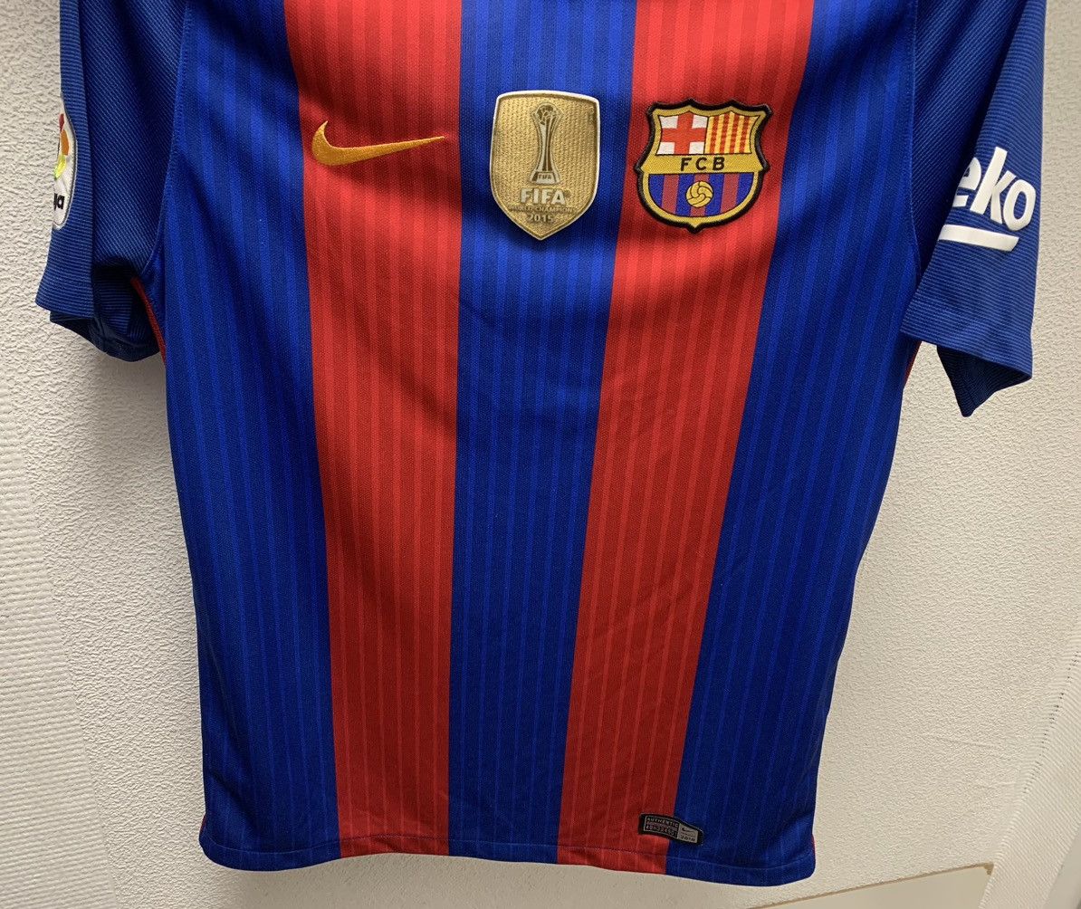 Nike Barcelona Nike soccer jersey world championship 2015 M size Size US M / EU 48-50 / 2 - 3 Thumbnail