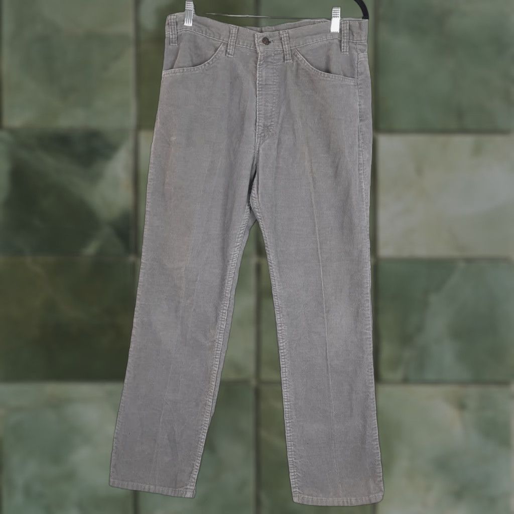 Levi's VINTAGE Levi's 519 Corduroy Chino Pants Mens 33x28 Gray Straight Leg Casual 80s Size US 33 - 1 Thumbnail