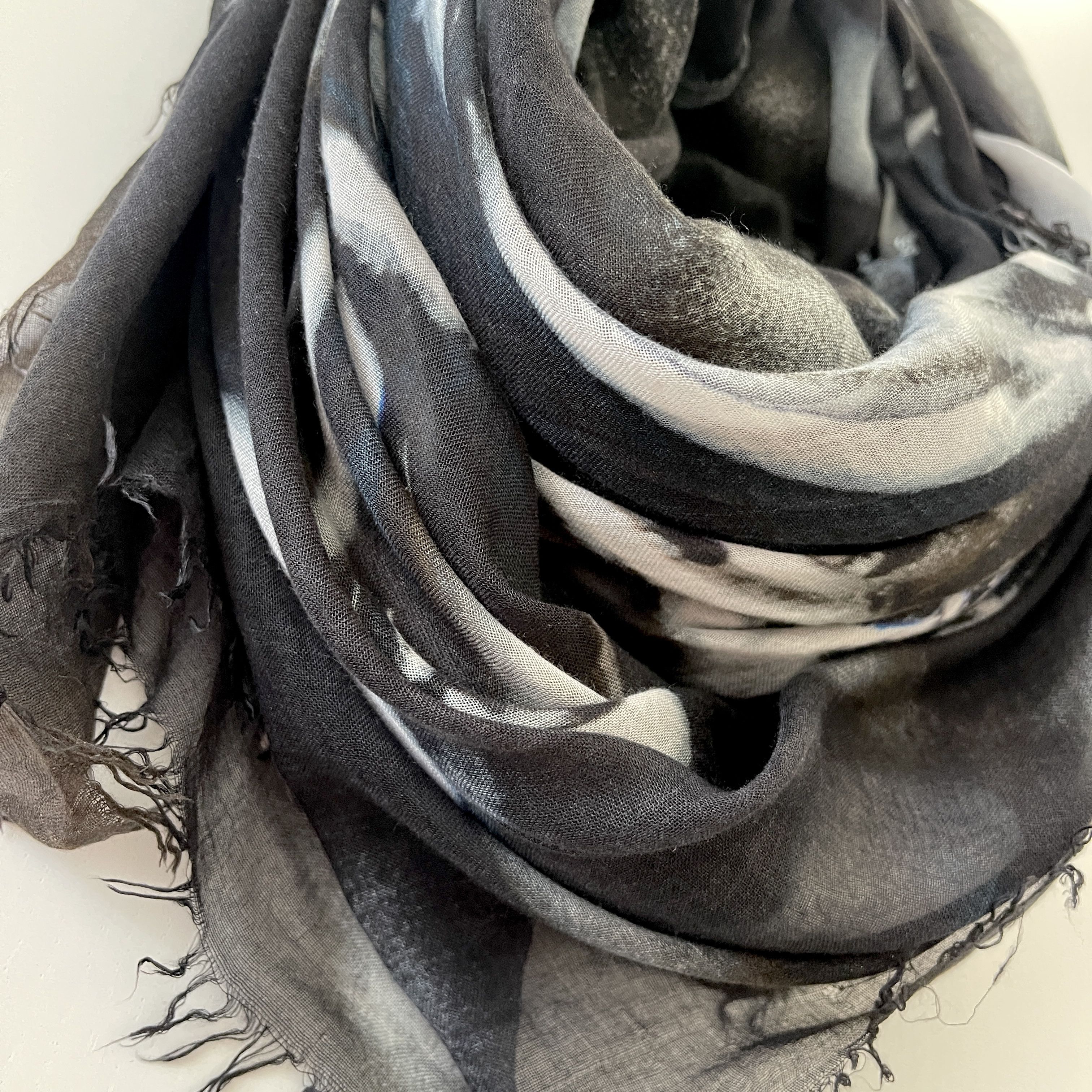 Franco Ferrari FRANCO FERRARI Limited edition by GIANNI RIZZOTTI Scarf Size ONE SIZE - 4 Thumbnail