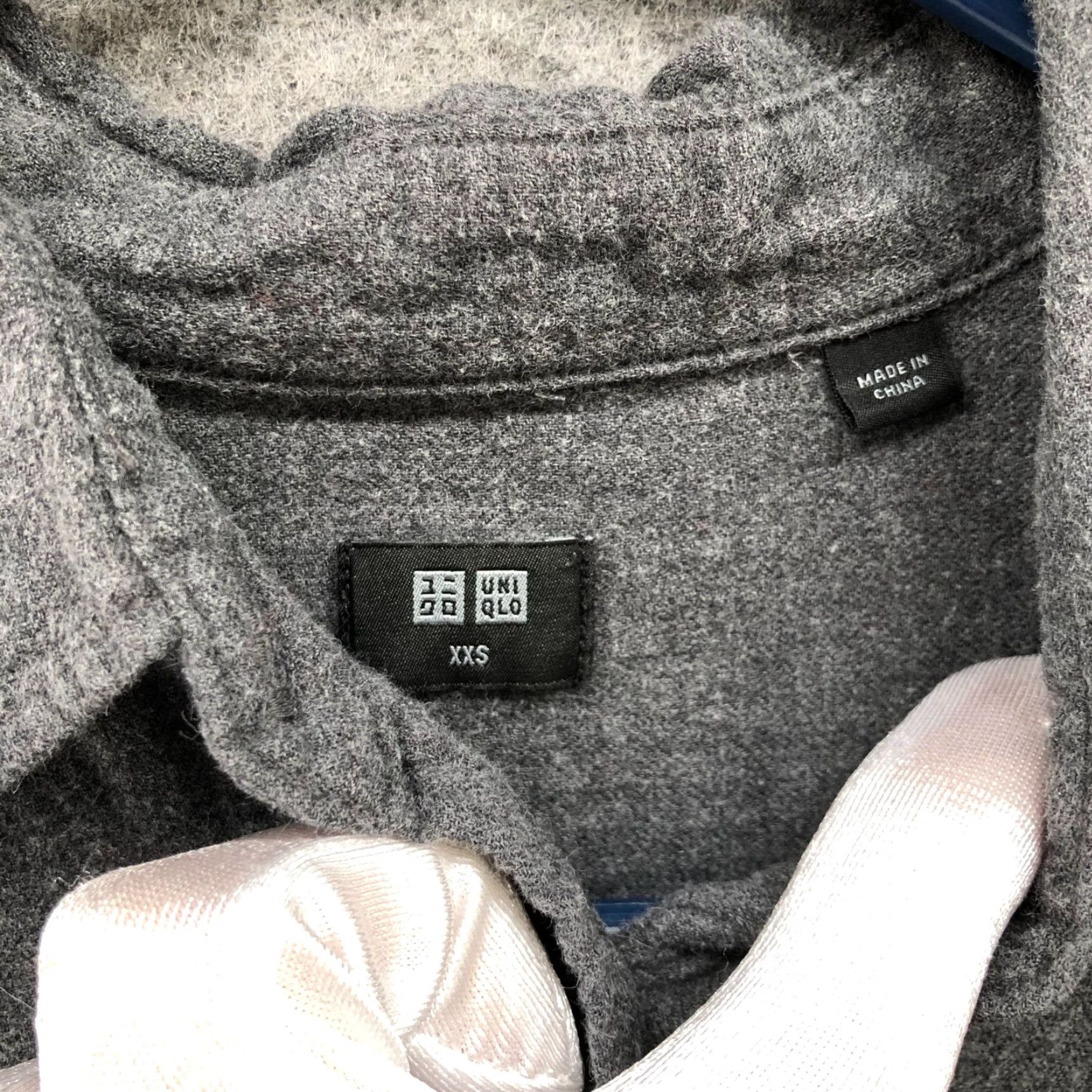 Uniqlo Uniqlo Shirt Women's XXS Gray Lightweight Flannel Button-Down Long Sleeve Cotton Casual Regular Fit Tight Measurements Included Size XXS / US 00 / IT 34 - 5 Thumbnail