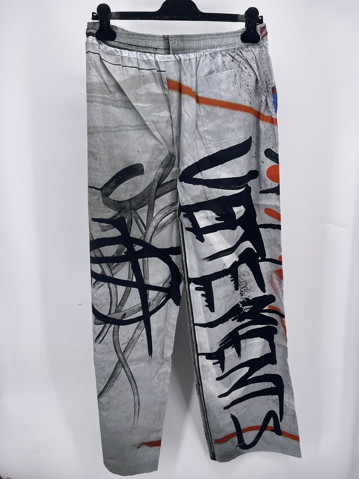 Vetements Vetements Graffiti Pants size M Size US 32 / EU 48 - 4 Thumbnail