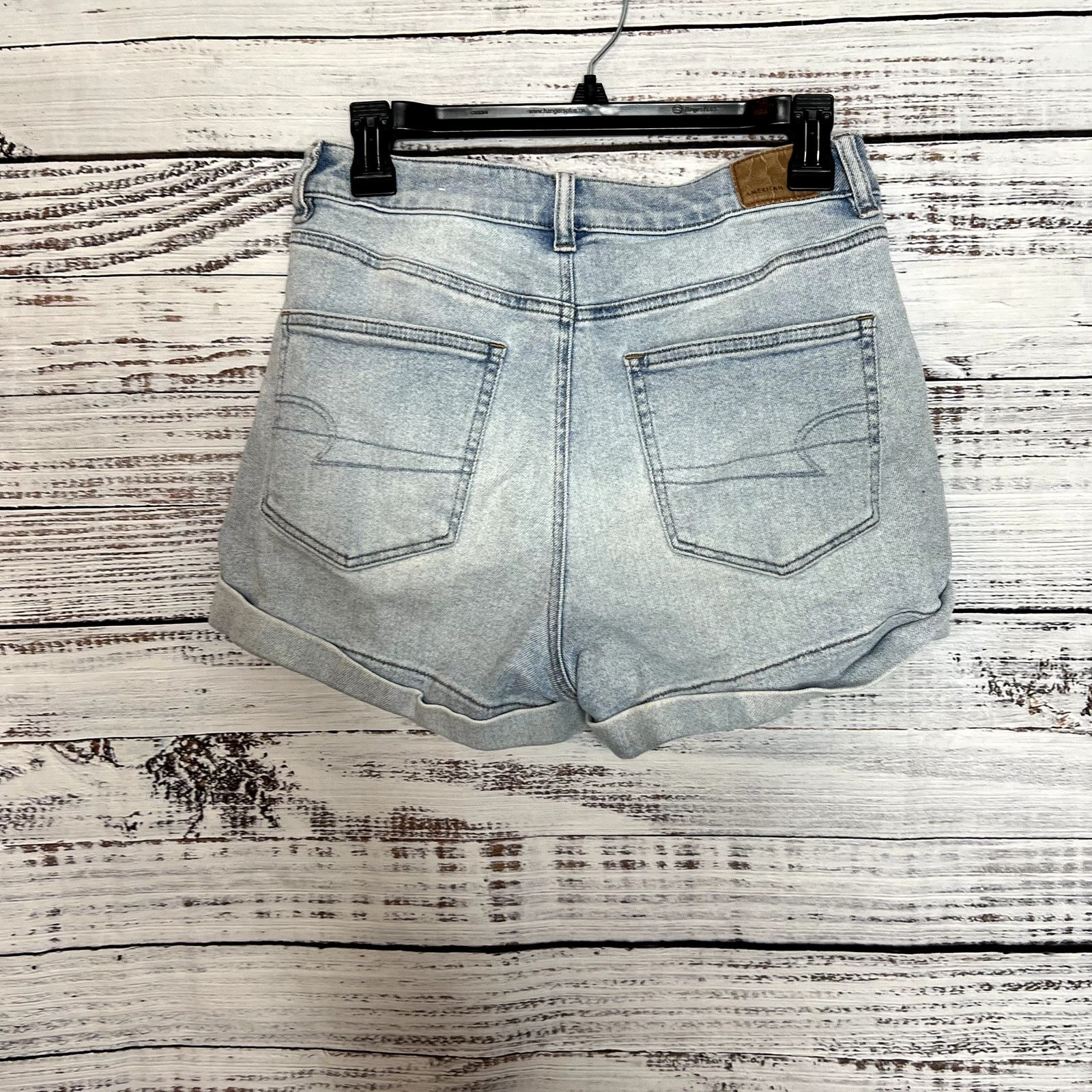 American Eagle Outfitters American Eagle AE Stretch Mom Short Distressed Light Wash 6 Size 28" / US 6 / IT 42 - 4 Thumbnail