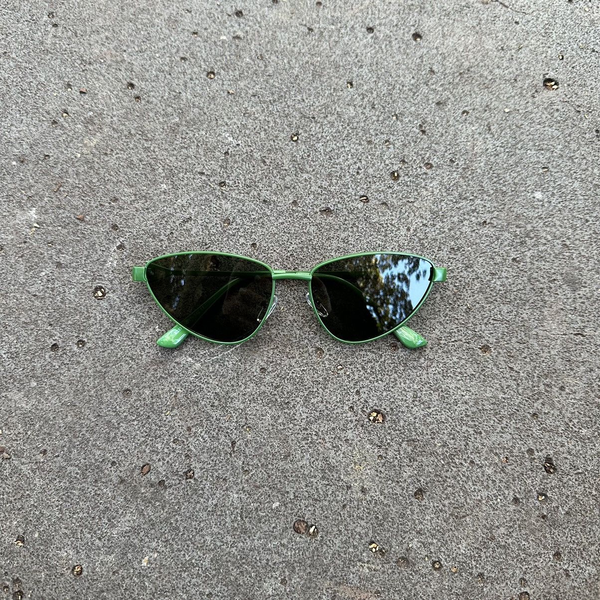 Other SUNGLASSES BRAND NEW CLASSIC RETRO VINTAGE KD9337-03 Size ONE SIZE - 1 Thumbnail