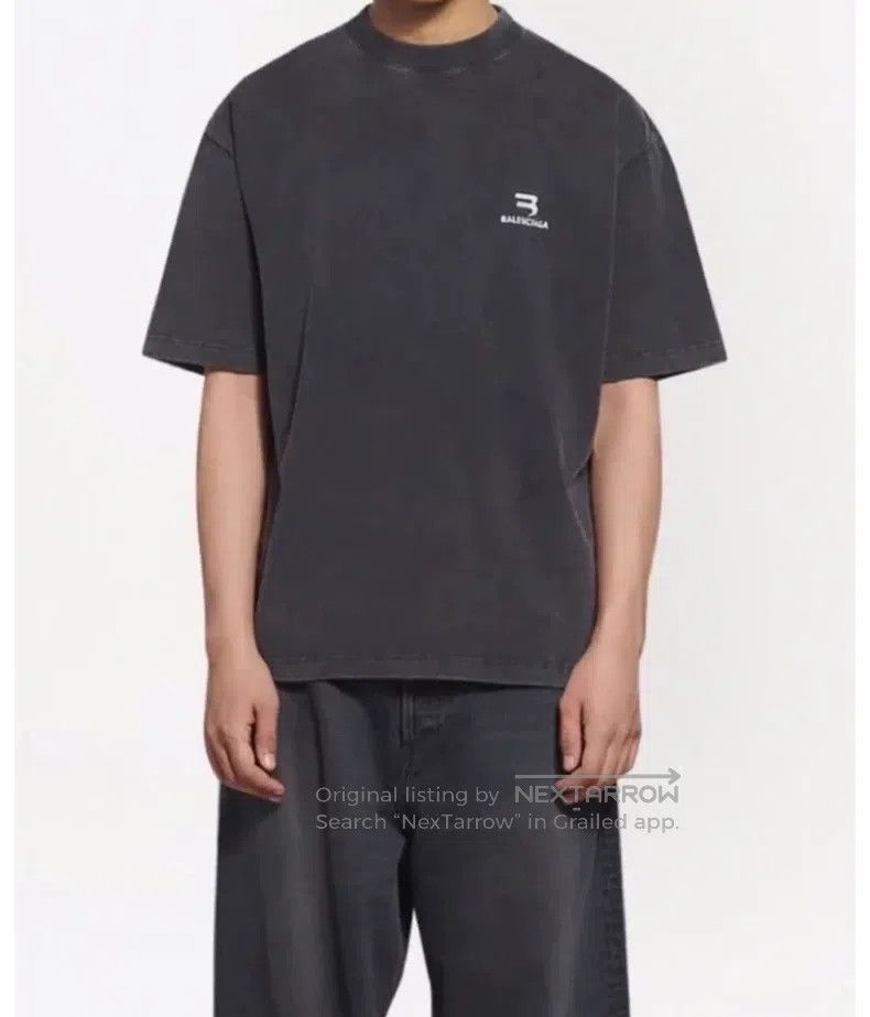 Balenciaga Balenciaga Embroidered distressed black short sleeve tee Size US S / EU 44-46 / 1 - 7 Thumbnail