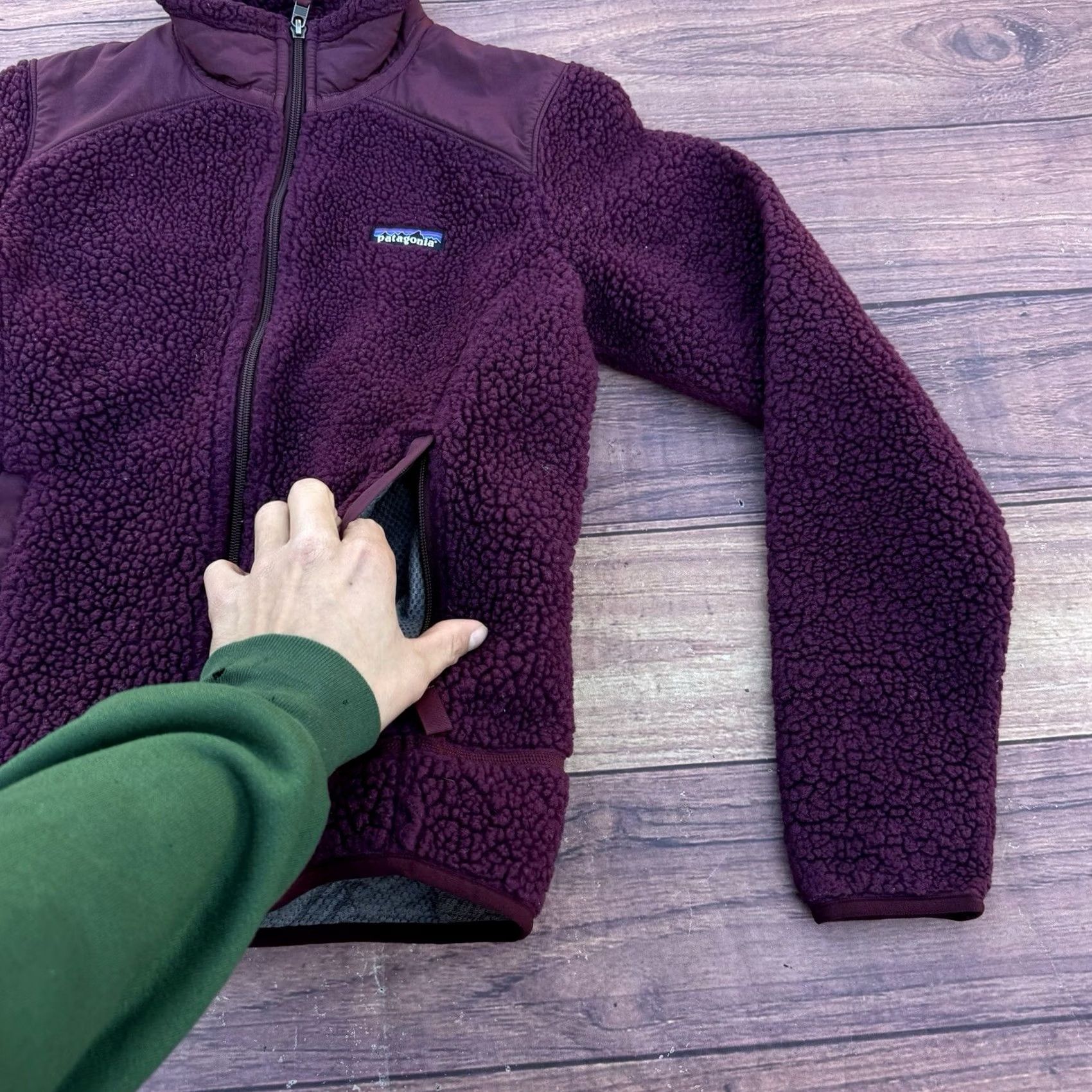 Patagonia Patagonia Retro-X Full Zip Jacket Women’s Deep Pile Burgundy Size Small Size S / US 4 / IT 40 - 4 Thumbnail