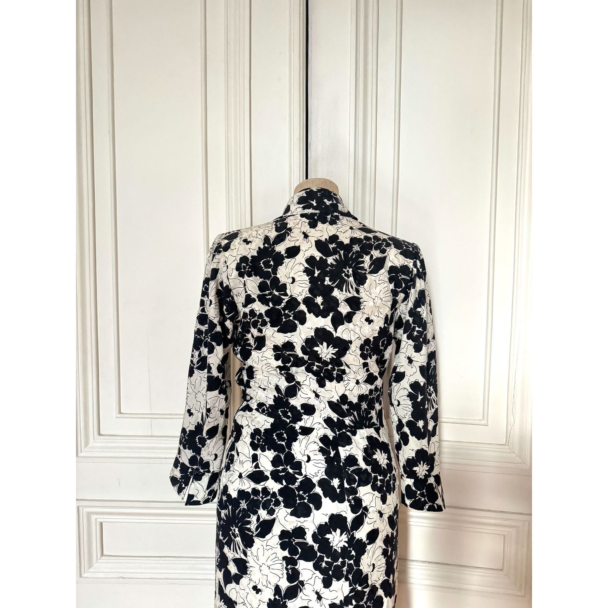 Yves Saint Laurent Spring Summer 1986 White Black Silk Floral Dress Size M / US 6-8 / IT 42-44 - 6 Thumbnail
