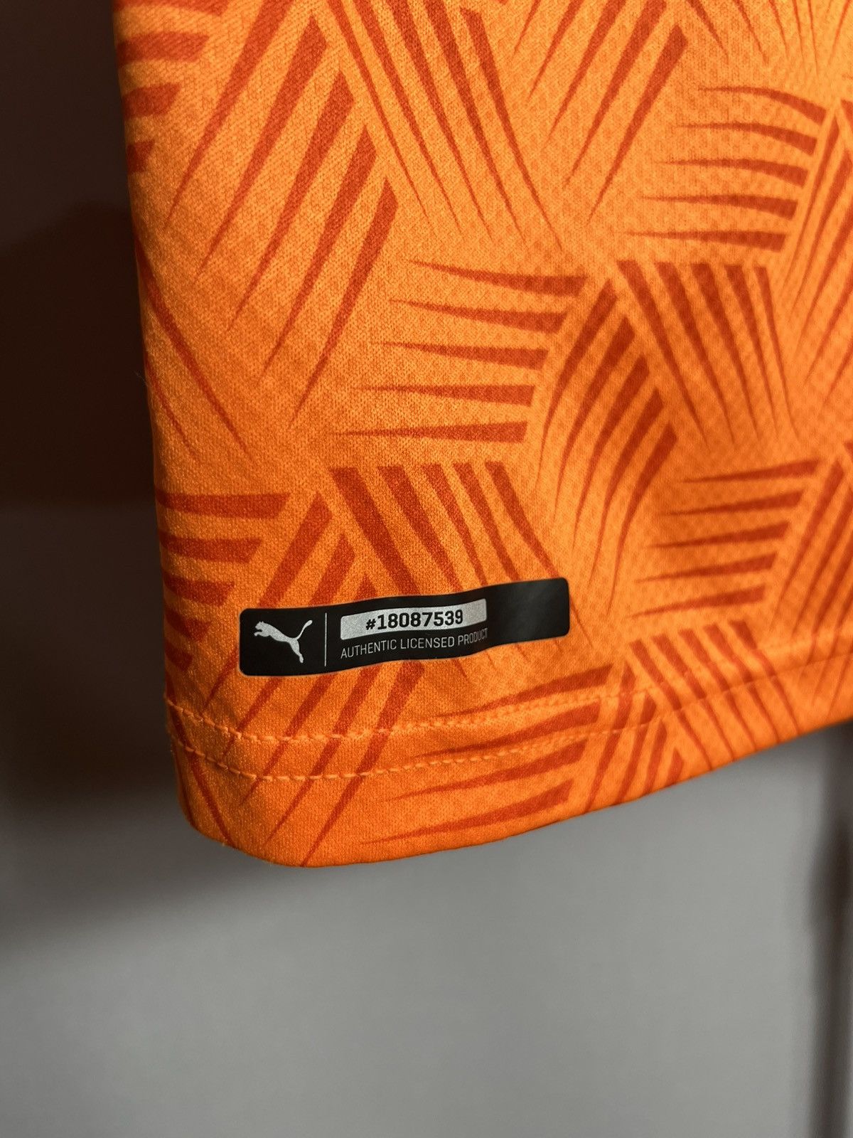 Puma × Sports Specialties VALENCIA FC 2020 2021 AWAY FOOTBALL SHIRT JERSEY CAMISETA Size US M / EU 48-50 / 2 - 4 Thumbnail