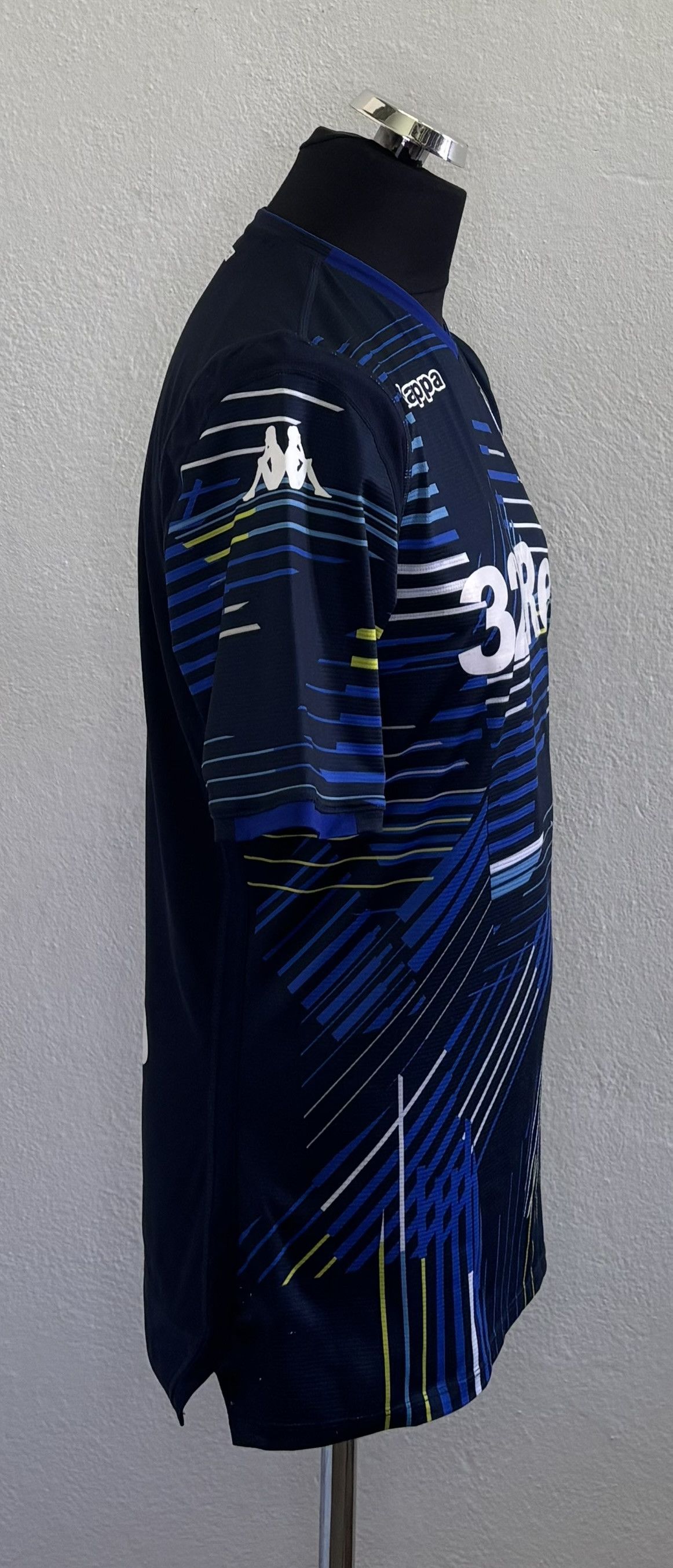 Kappa Leeds United 2018/2019 Kappa Football Jersey Size L Size US L / EU 52-54 / 3 - 4 Thumbnail