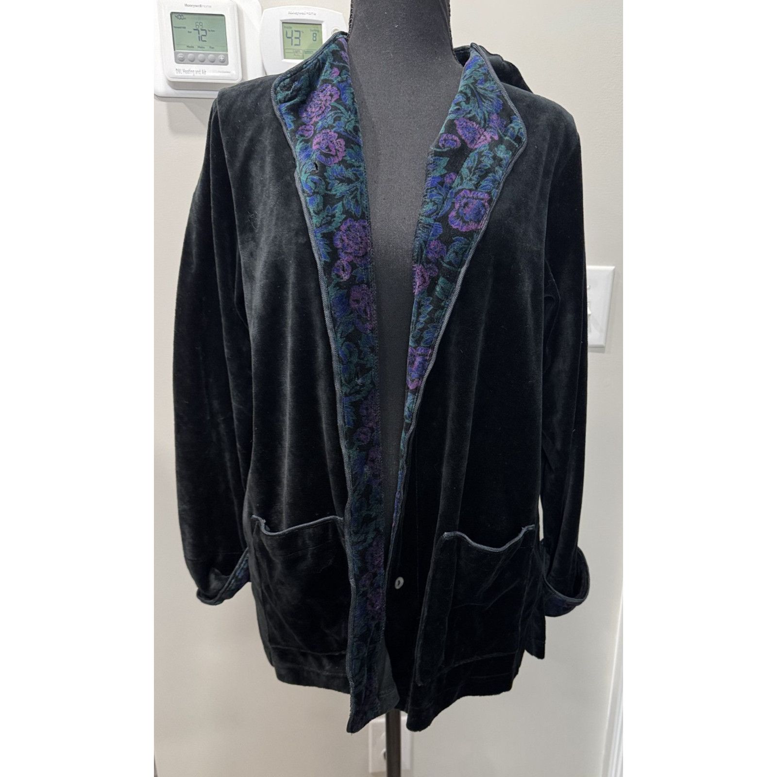 Other Vintage Talbots Black Velvet Floral Velvet Jacket 90s Small Size S / US 4 / IT 40 - 1 Thumbnail