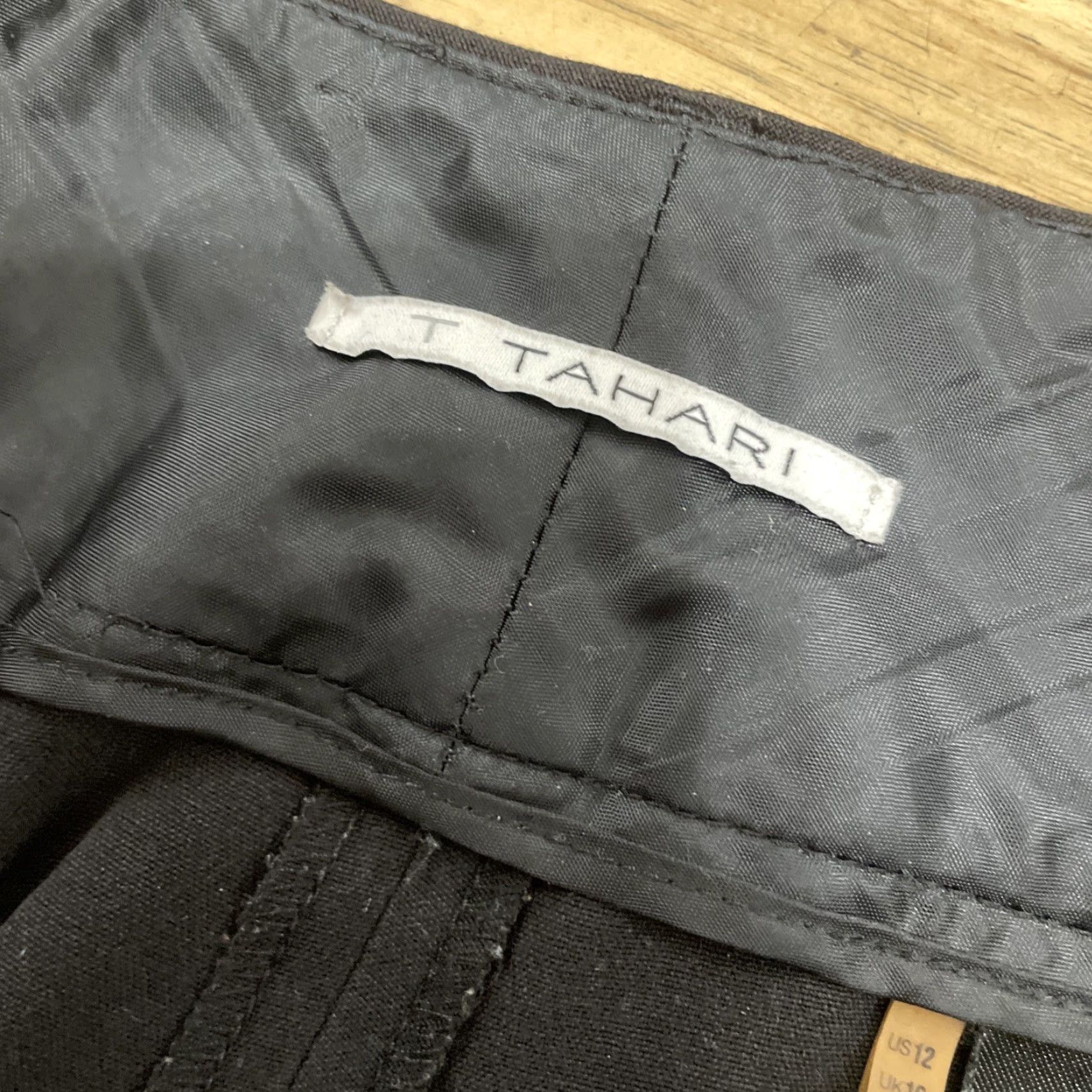 Vintage Tahari Women's Pants Black Straight Leg Wool Polyester 12 Dress Pants Office Workwear Casual Size 34" / US 12 / IT 48 - 7 Thumbnail