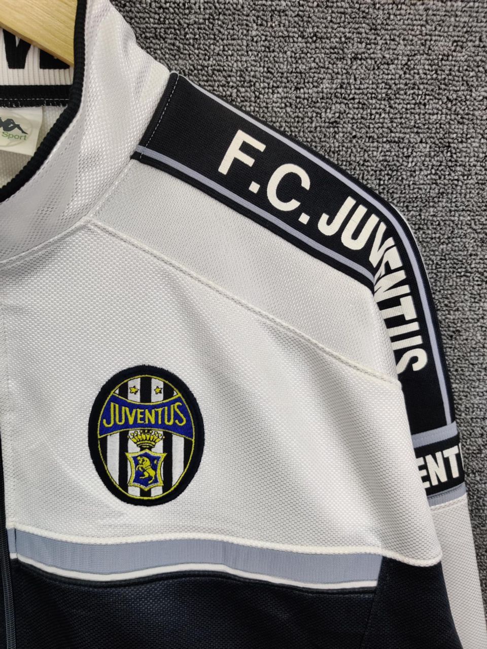 Kappa Vintage Juventus Kappa Soccer Football Sweater Jacket Size US L / EU 52-54 / 3 - 5 Thumbnail