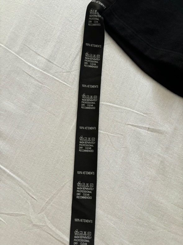 Vetements vetements wash tag shorts Size US 28 / EU 44 - 2 Thumbnail