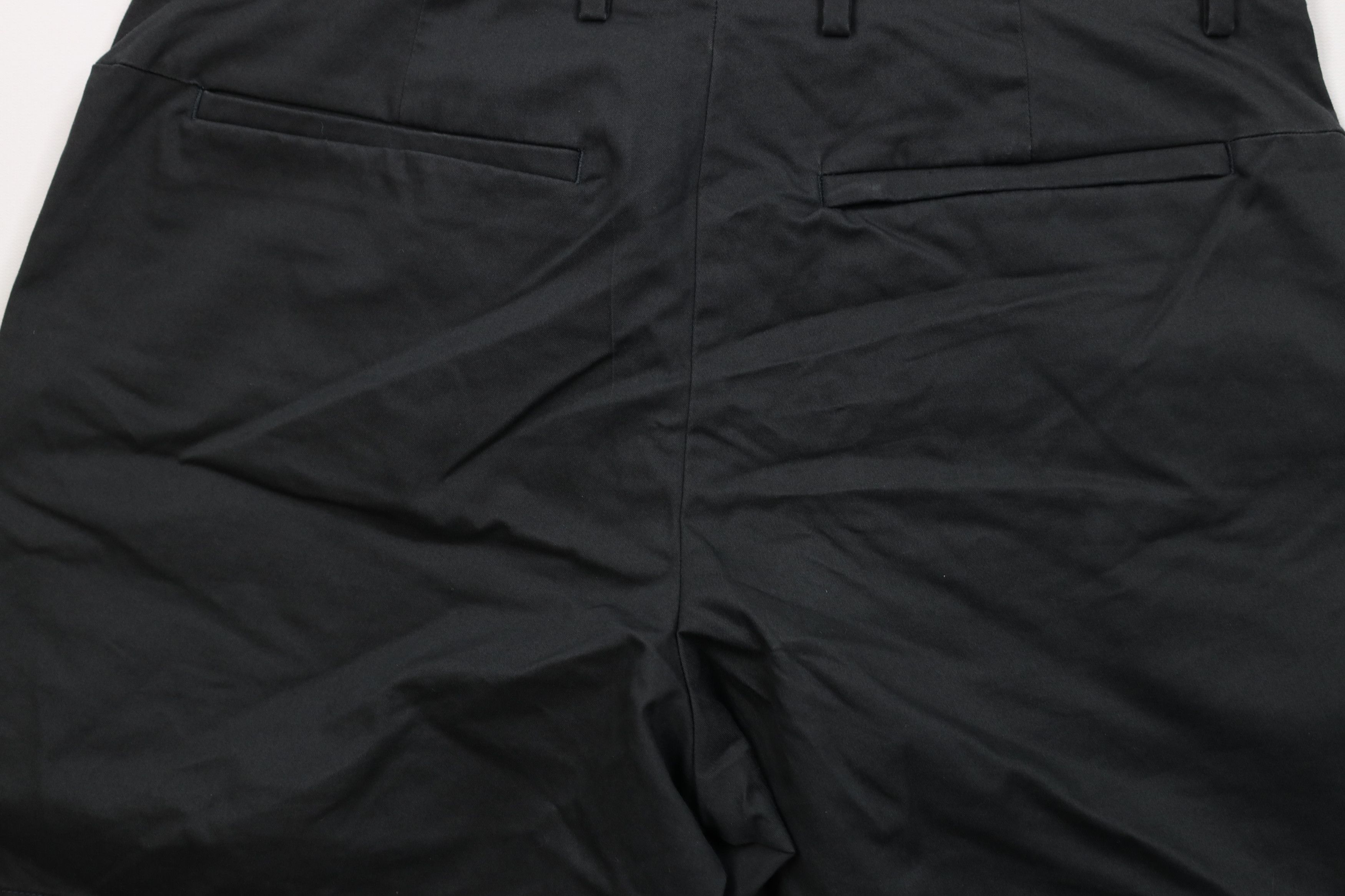 Banana Republic Banana Republic Above Knee Aiden Chino Shorts Charcoal Gray Size US 33 - 10 Thumbnail