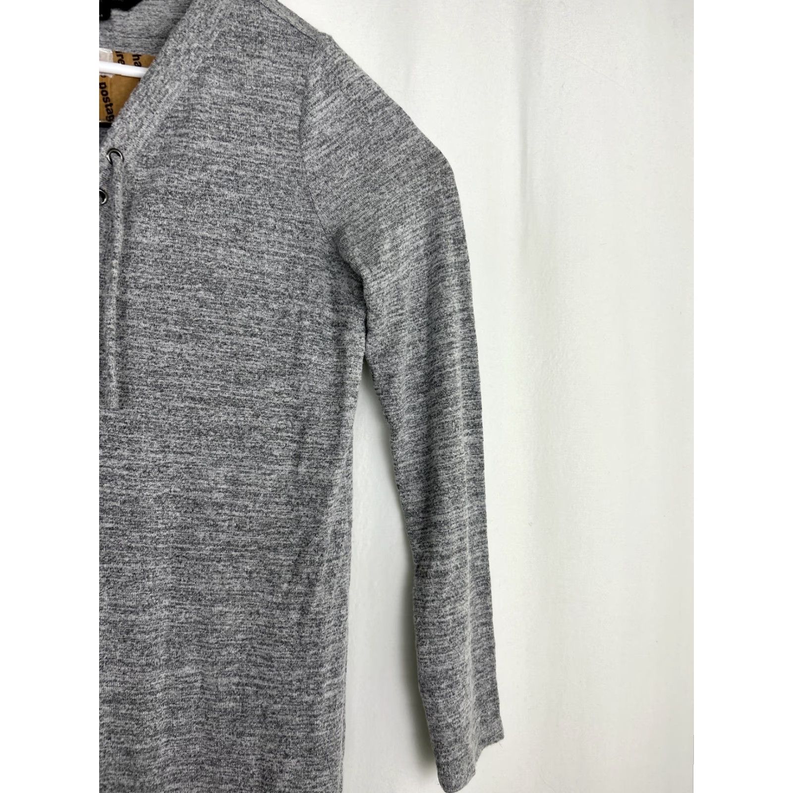 Banana Republic Banana Republic Womens M Henley Tie T-Shirt Gray Oversized Polyester Blend Shirts Mens Girls Womens Size M / US 6-8 / IT 42-44 - 4 Thumbnail