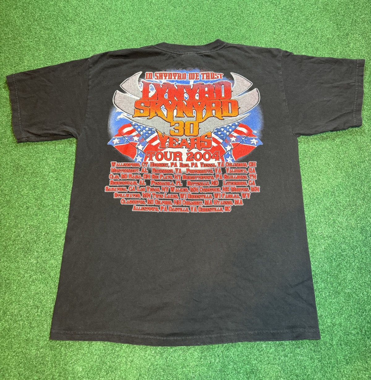 Band Tees × Gildan × Vintage Vintage Y2K Lynyrd Skynyrd 2004 Tour Band T Shirt Size US L / EU 52-54 / 3 - 3 Thumbnail