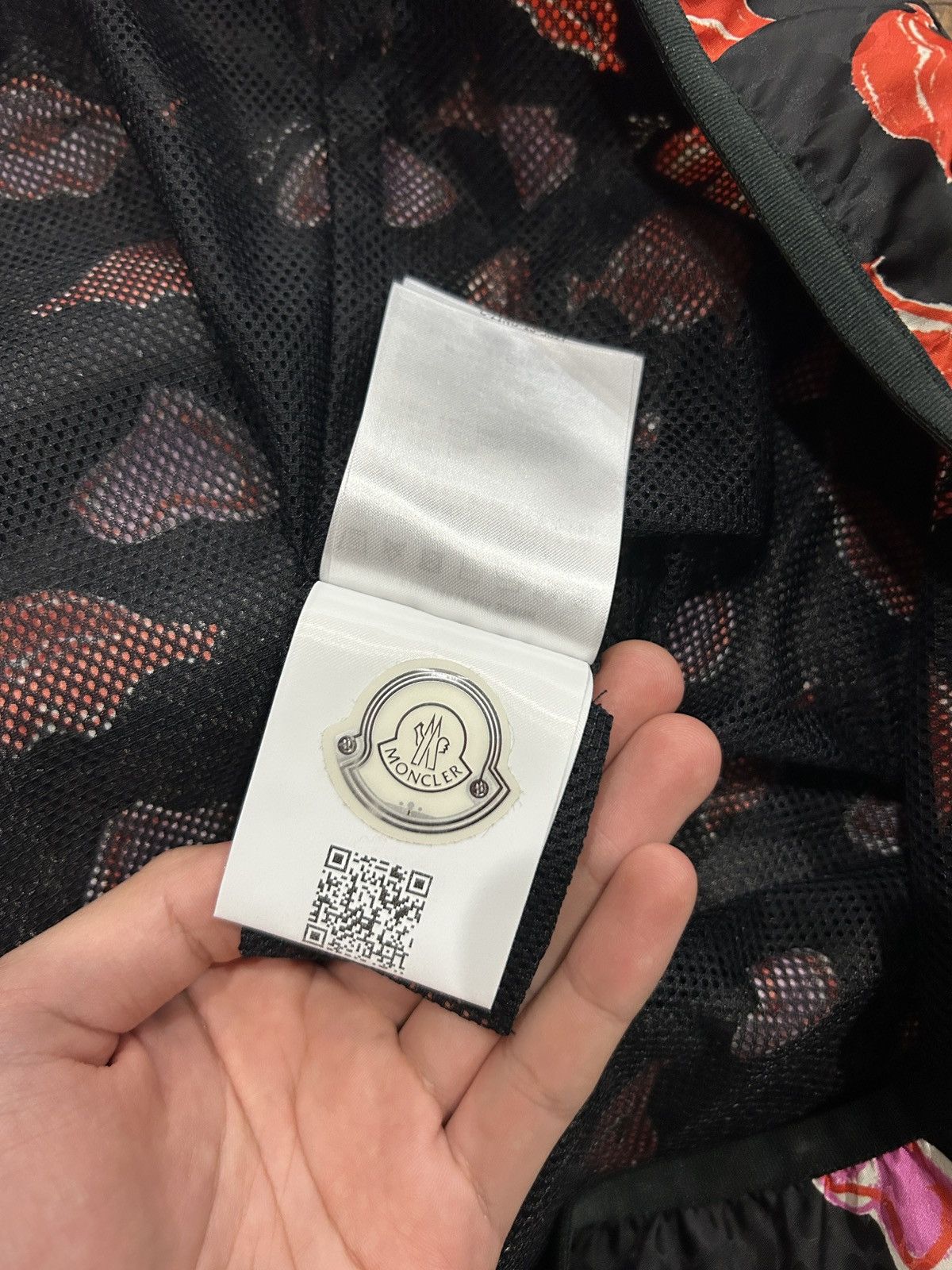 Moncler Moncler Lips and Heart Jacket Size XS / US 0-2 / IT 36-38 - 4 Thumbnail