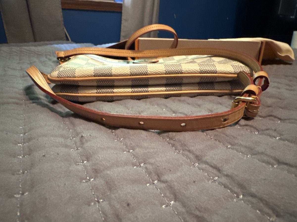 Louis Vuitton LV Double Zip Pochette Leather Convertible Clutch Size ONE SIZE - 24 Thumbnail