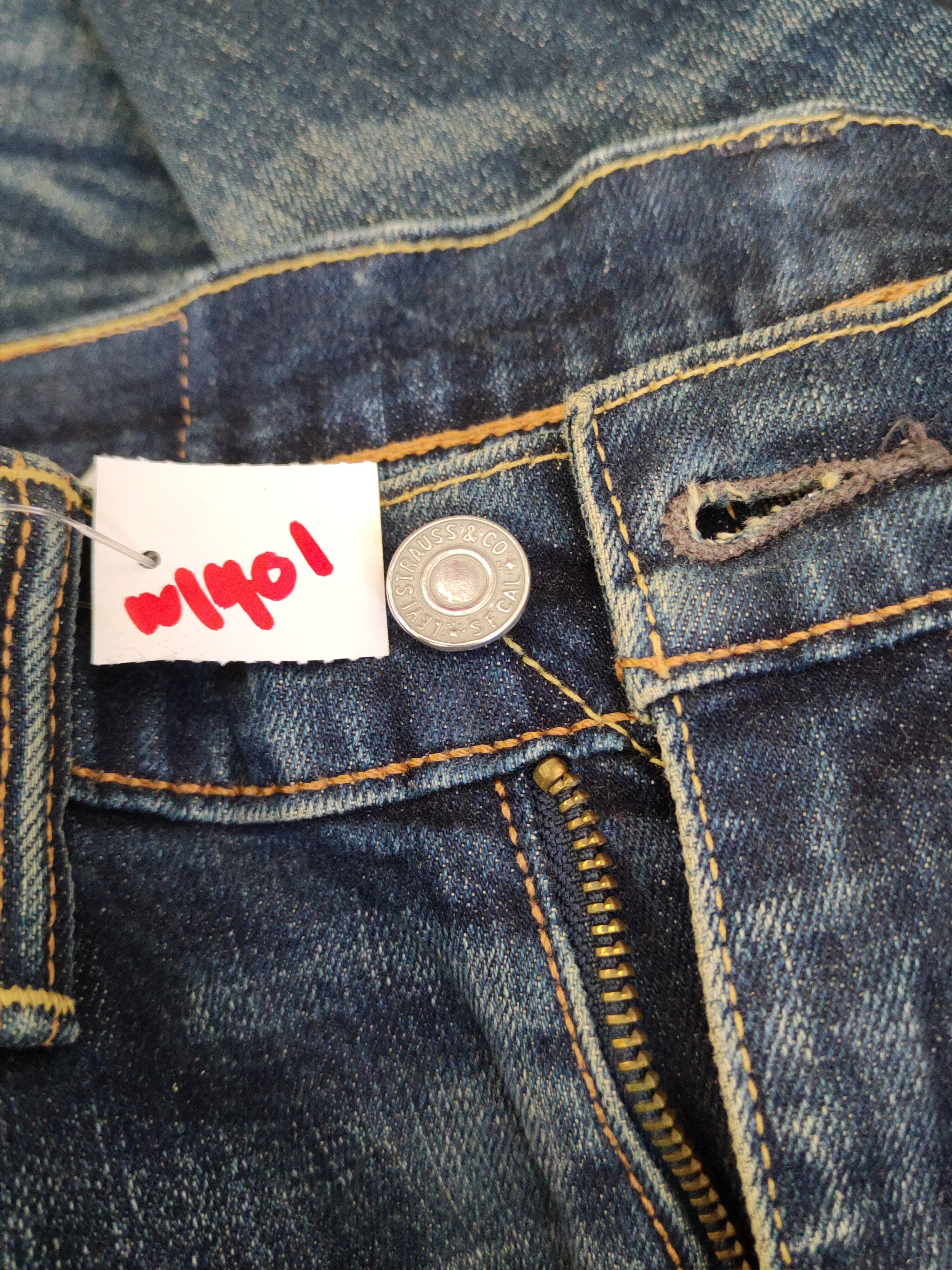 Levi's Levi's Dark Blue Distressed Ripped Jeans #W1401 Size US 31 - 21 Thumbnail