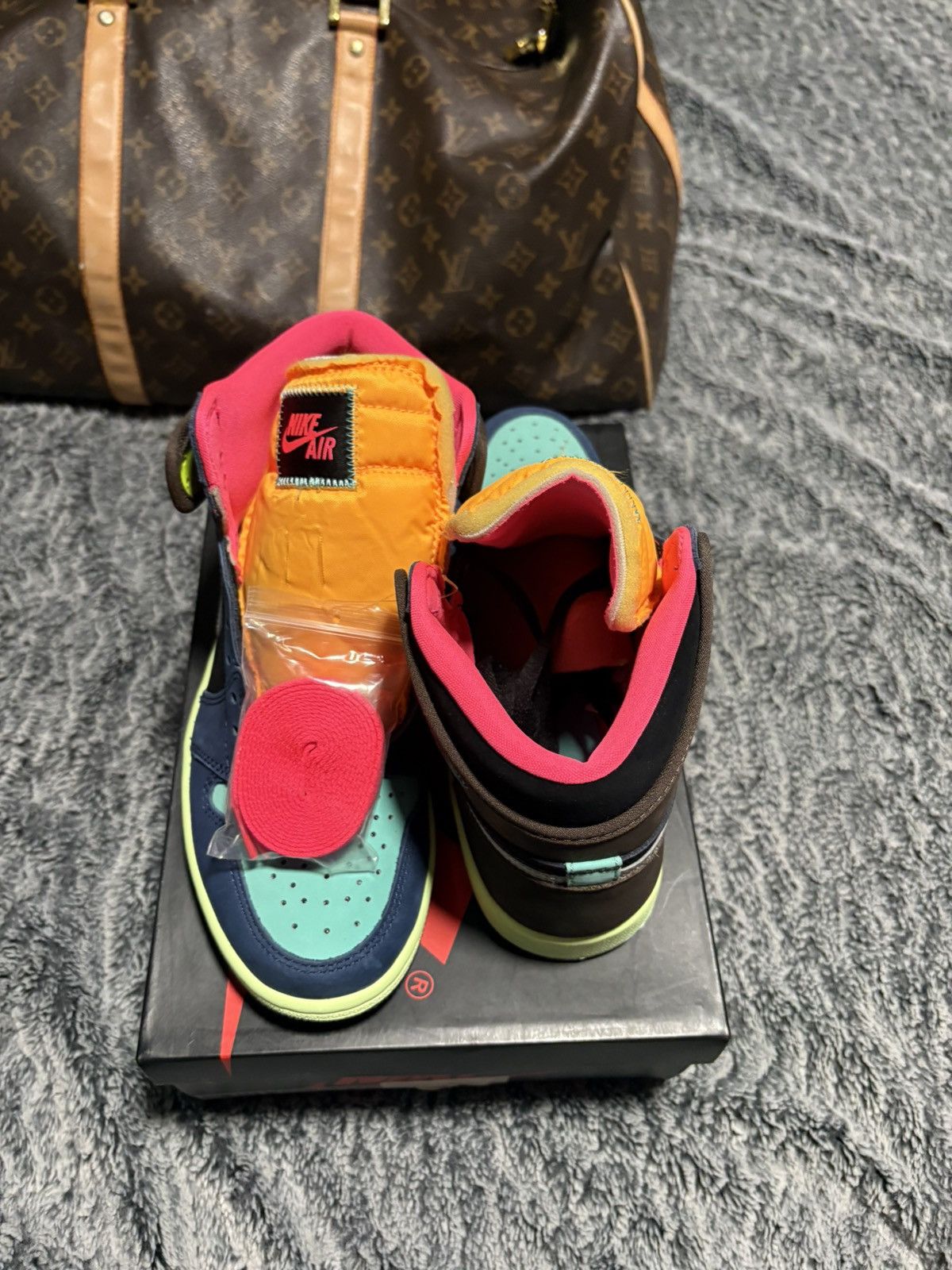 Jordan Brand Jordan 1 High “Tokyo Bio Hack” Size 7.5 Size US 7.5 / EU 40-41 - 9 Thumbnail
