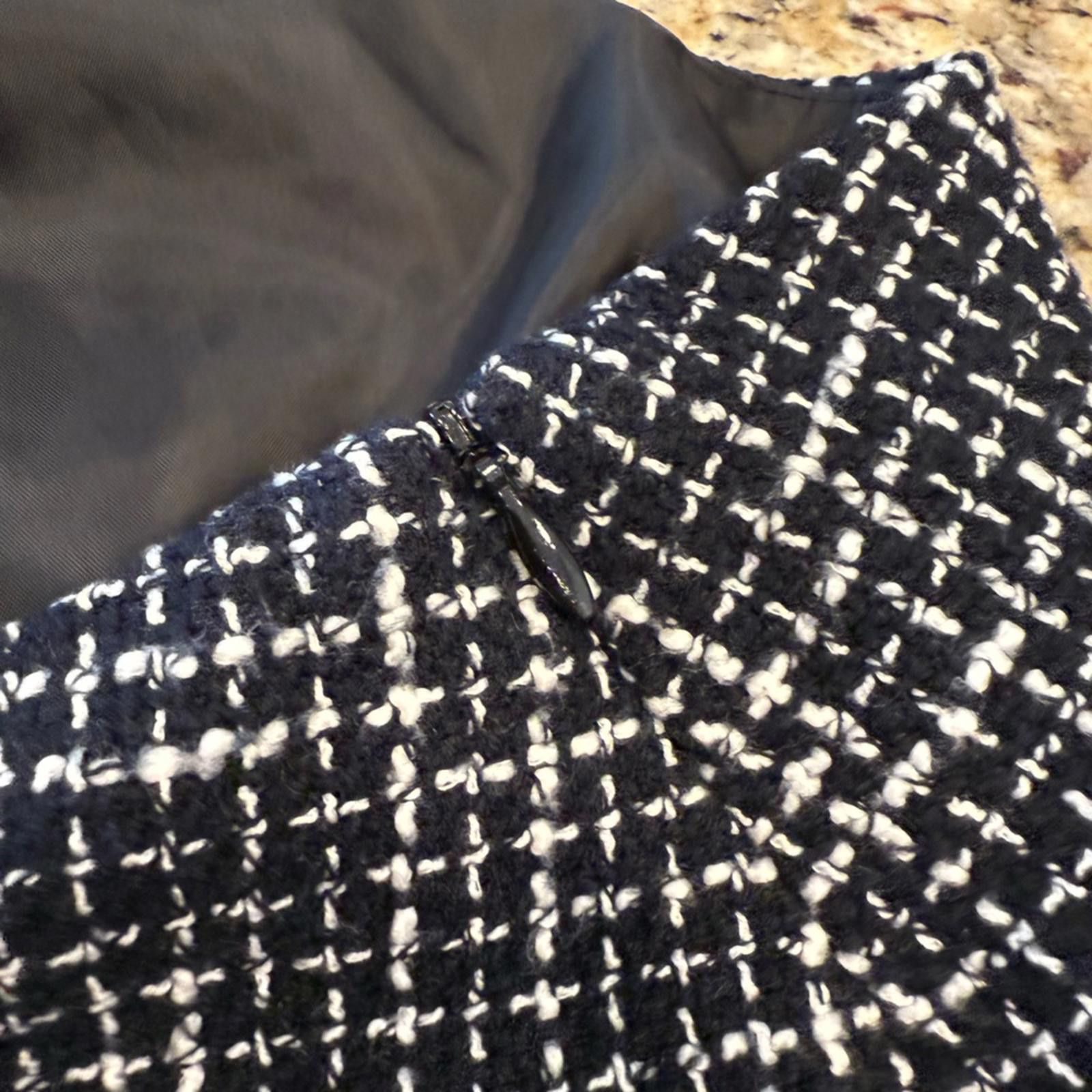 Coldwater Creek Coldwater Creek black & white tweed fringe mini skirt SZ M Size 32" / US 10 / IT 46 - 5 Thumbnail