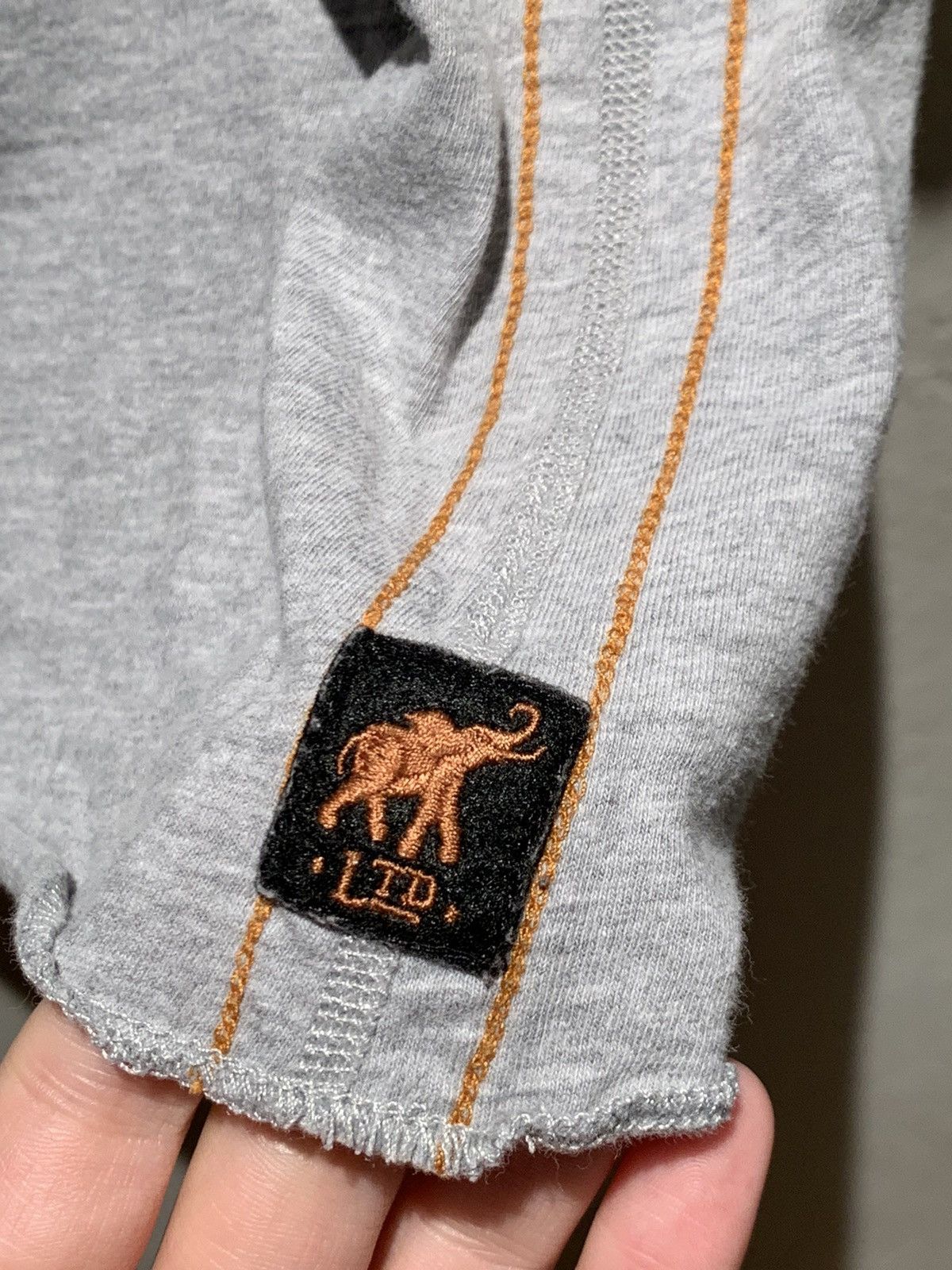 Band Tees × Trunk Ltd × Vintage RARE Vintage U2 Under A Blood Red Sky 1983 Tour Raglan Shirt Size US L / EU 52-54 / 3 - 5 Thumbnail