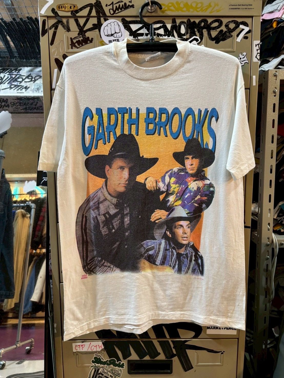 Other Garth Brooks 1991’s Size US M / EU 48-50 / 2 - 1 Thumbnail