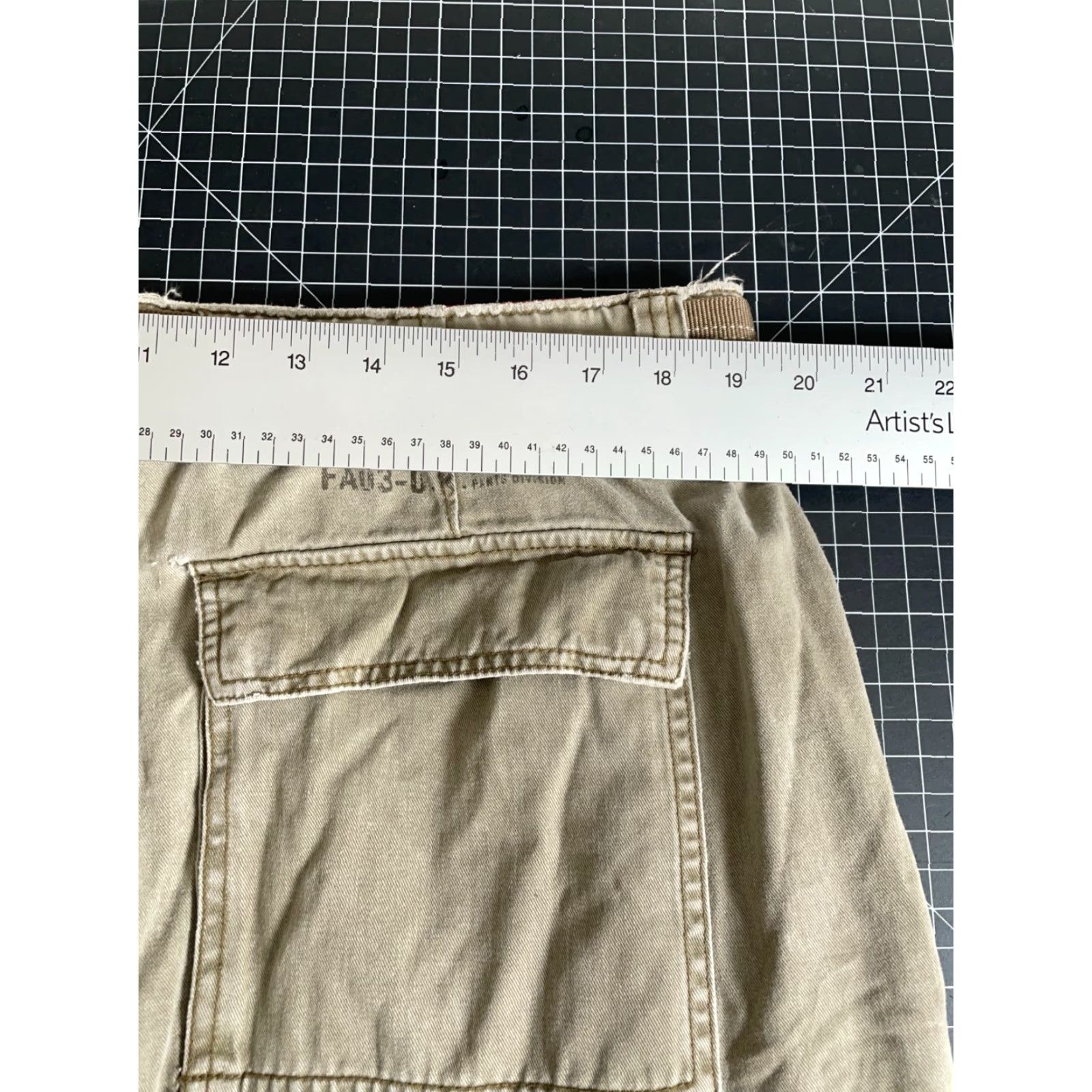 Old Navy VINTAGE Old Navy Cargo Pants Mens 36 x 30 Belted Army Style 38 x 28 Green Cotton Cargo Pocket Straight Regular Waist 38 Inseam 28 Modern Vintage? Size US 38 / EU 54 - 5 Thumbnail