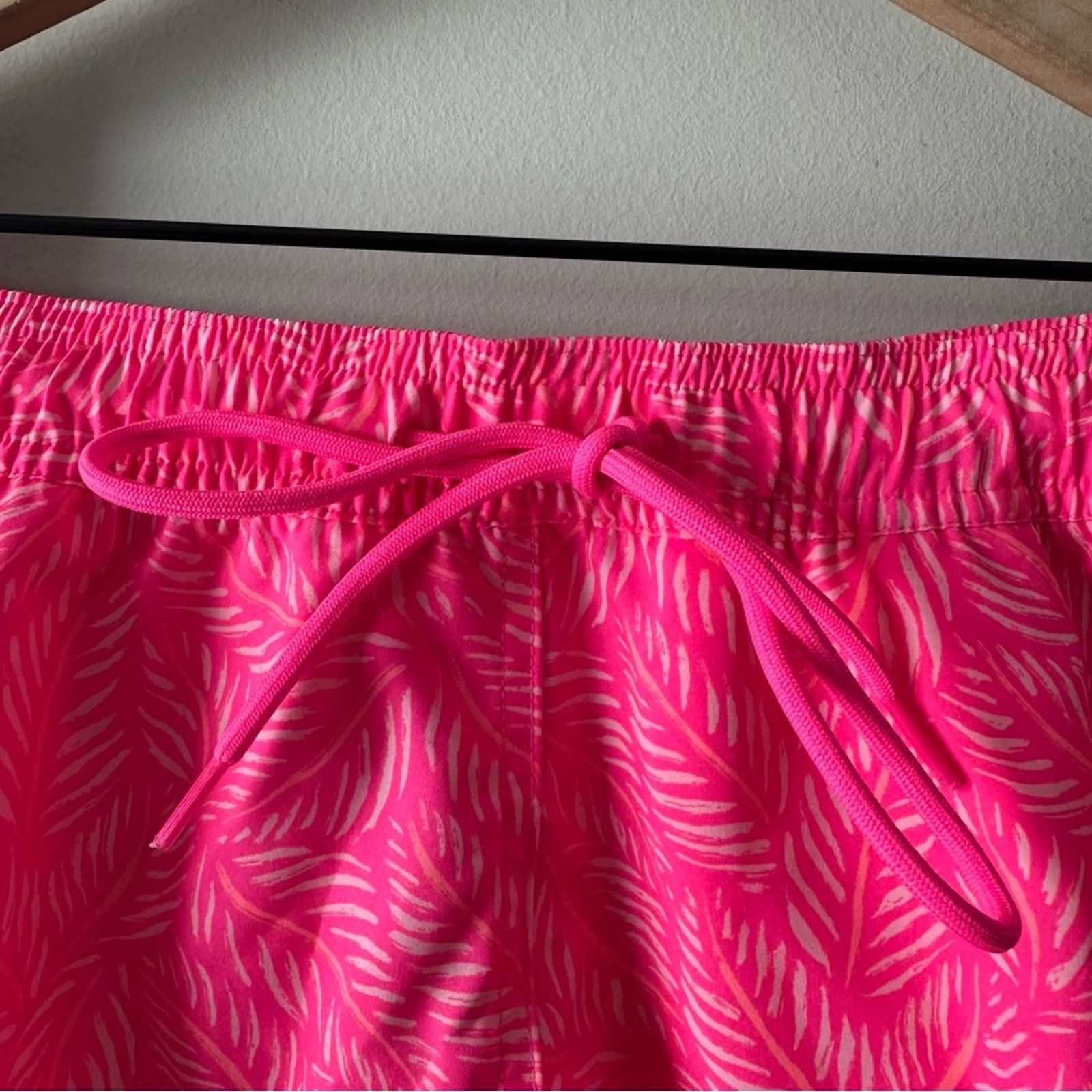 Vineyard Vines Vineyard Vines Performance Printed Chappy Shorts in Knockout Size 27" / US 4 / IT 40 - 9 Thumbnail