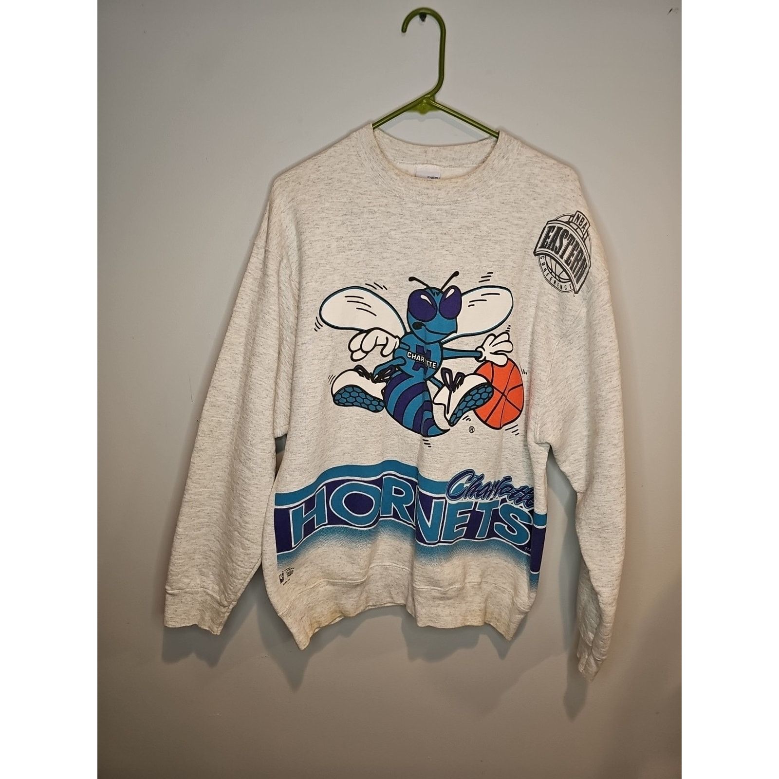 Salem Sportswear Vintage Charlotte Hornets Sweatshirt Sz L NBA Salem Crew Size US L / EU 52-54 / 3 - 1 Thumbnail