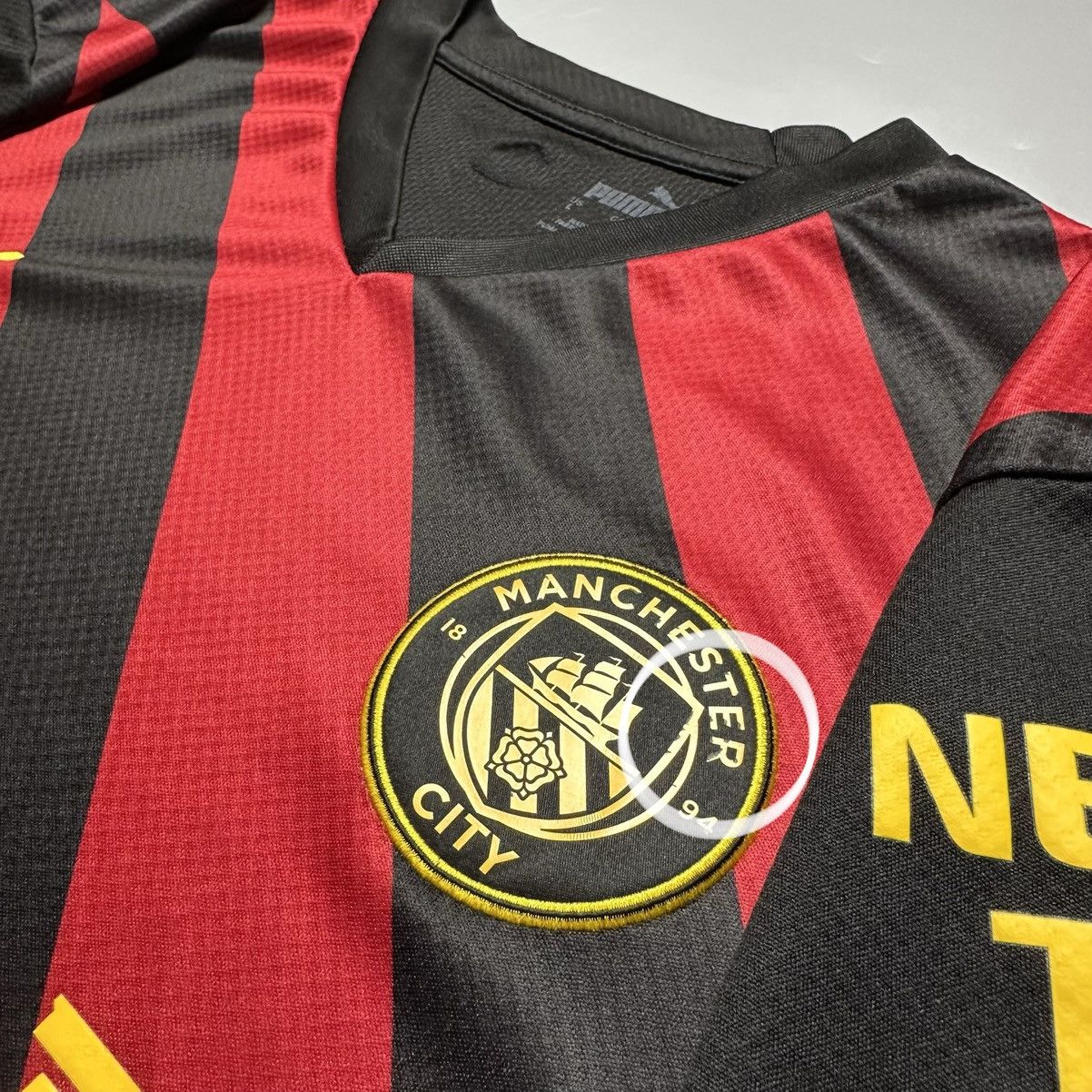 Puma MAN CITY PUMA 2022/2023 FOOTBALL AWAY JERSEY #9 HAALAND Size US L / EU 52-54 / 3 - 5 Thumbnail